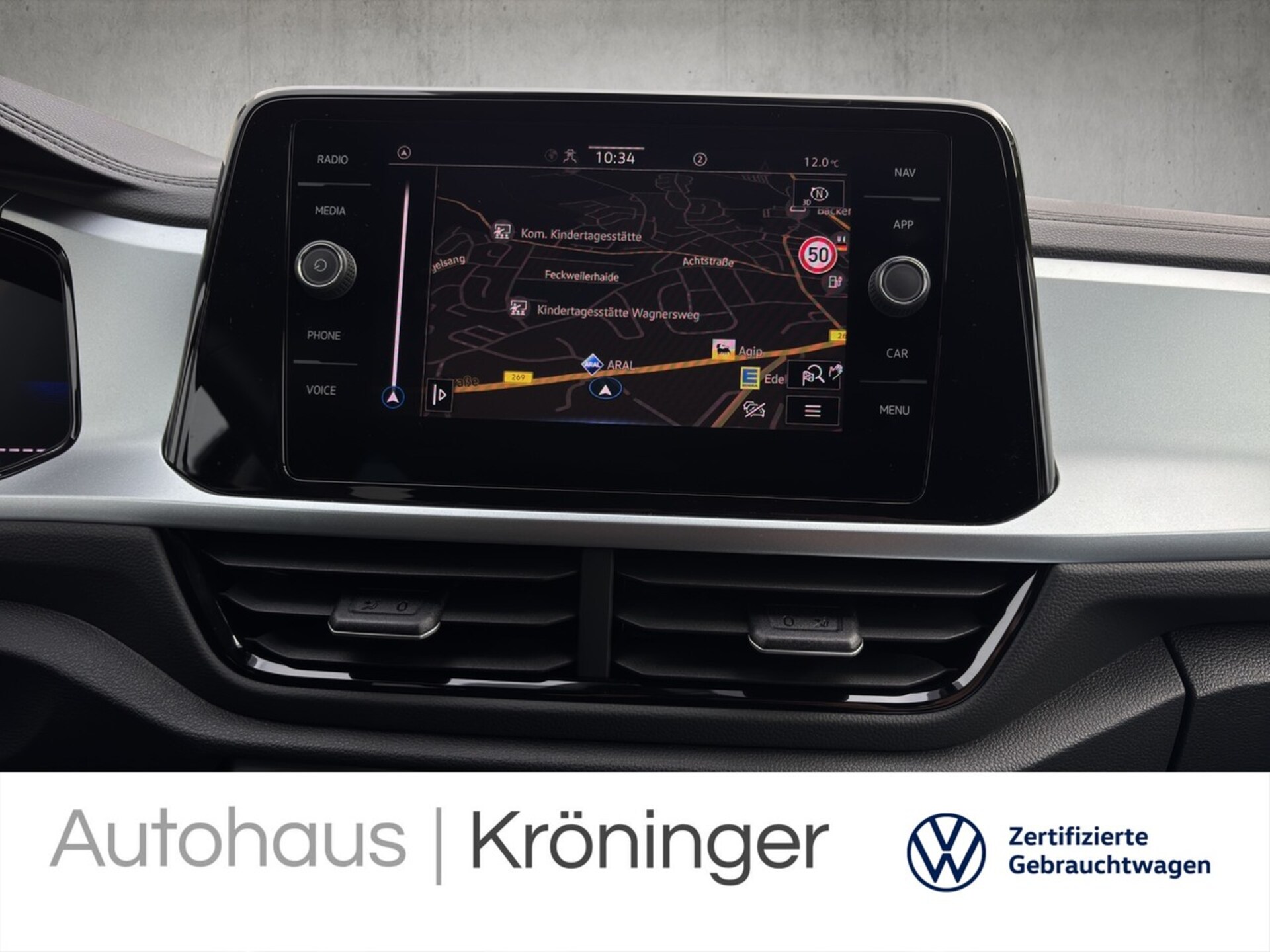 Volkswagen T-Roc Life