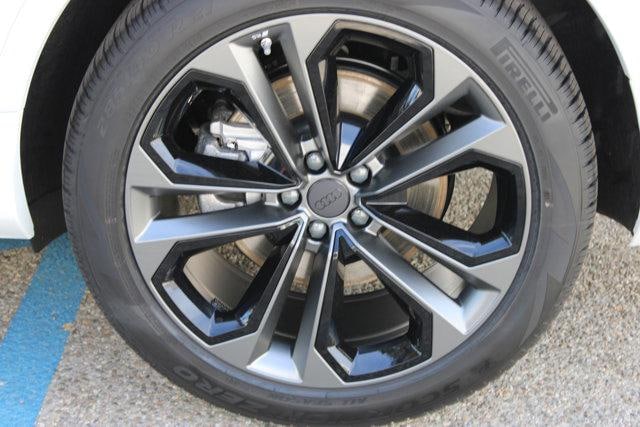 2026 Audi Q7 Premium Plus - Photo 12