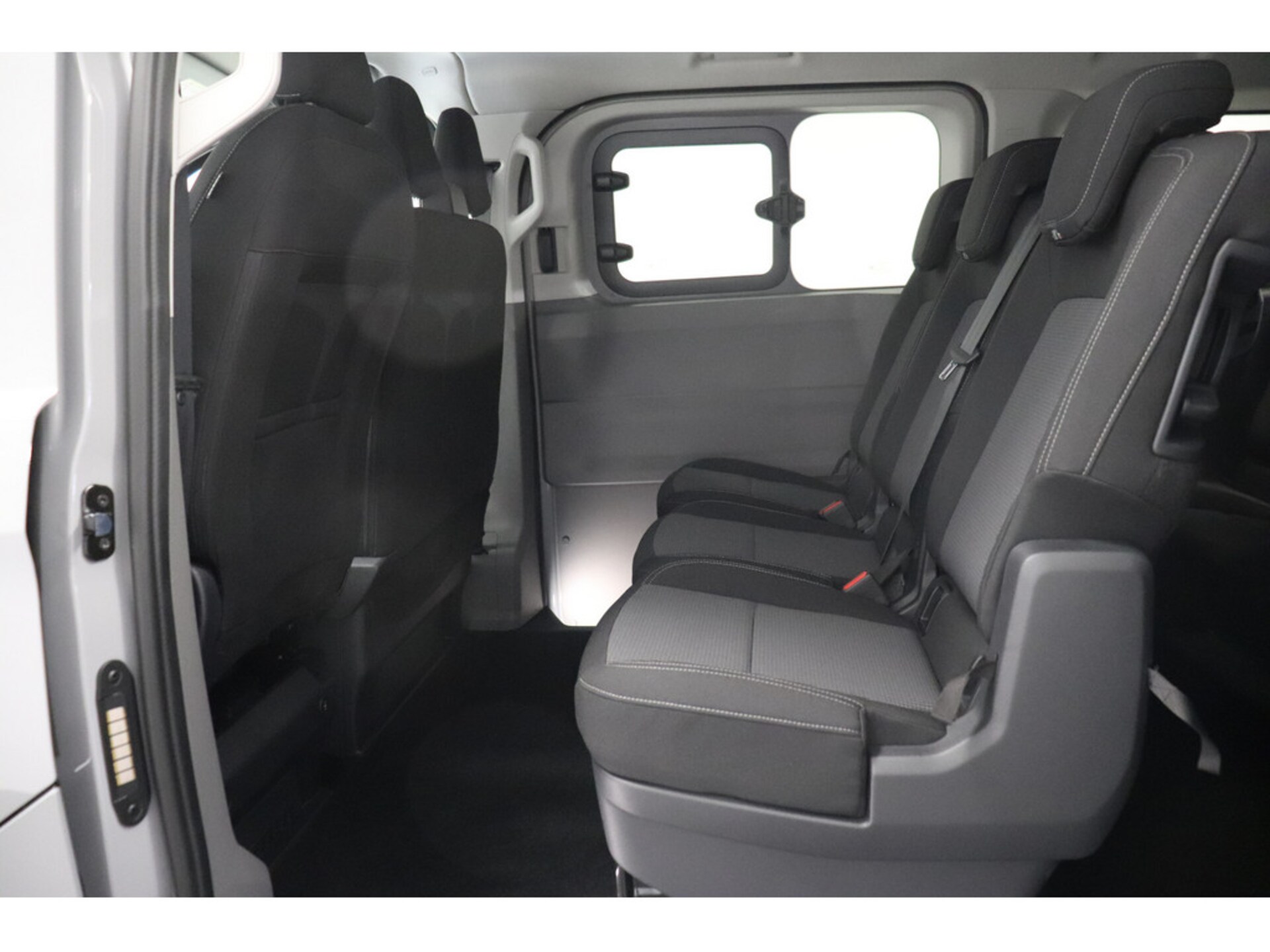 Volkswagen Transporter Kombi langer Radstand