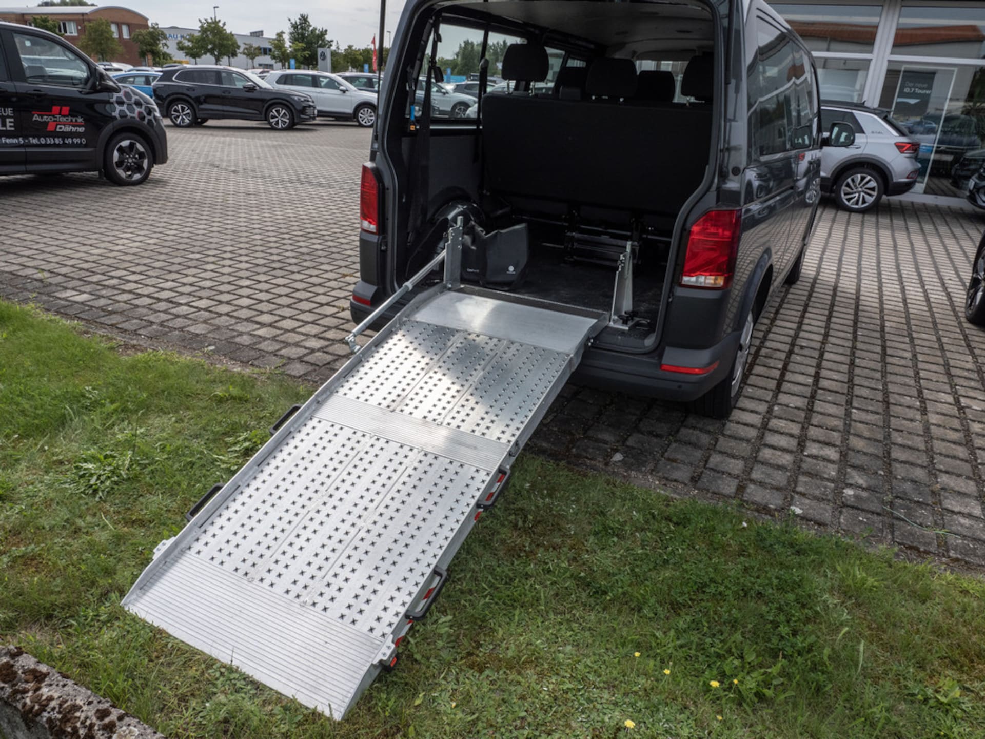 Volkswagen T6.1 Transporter Kombi langer Radstand