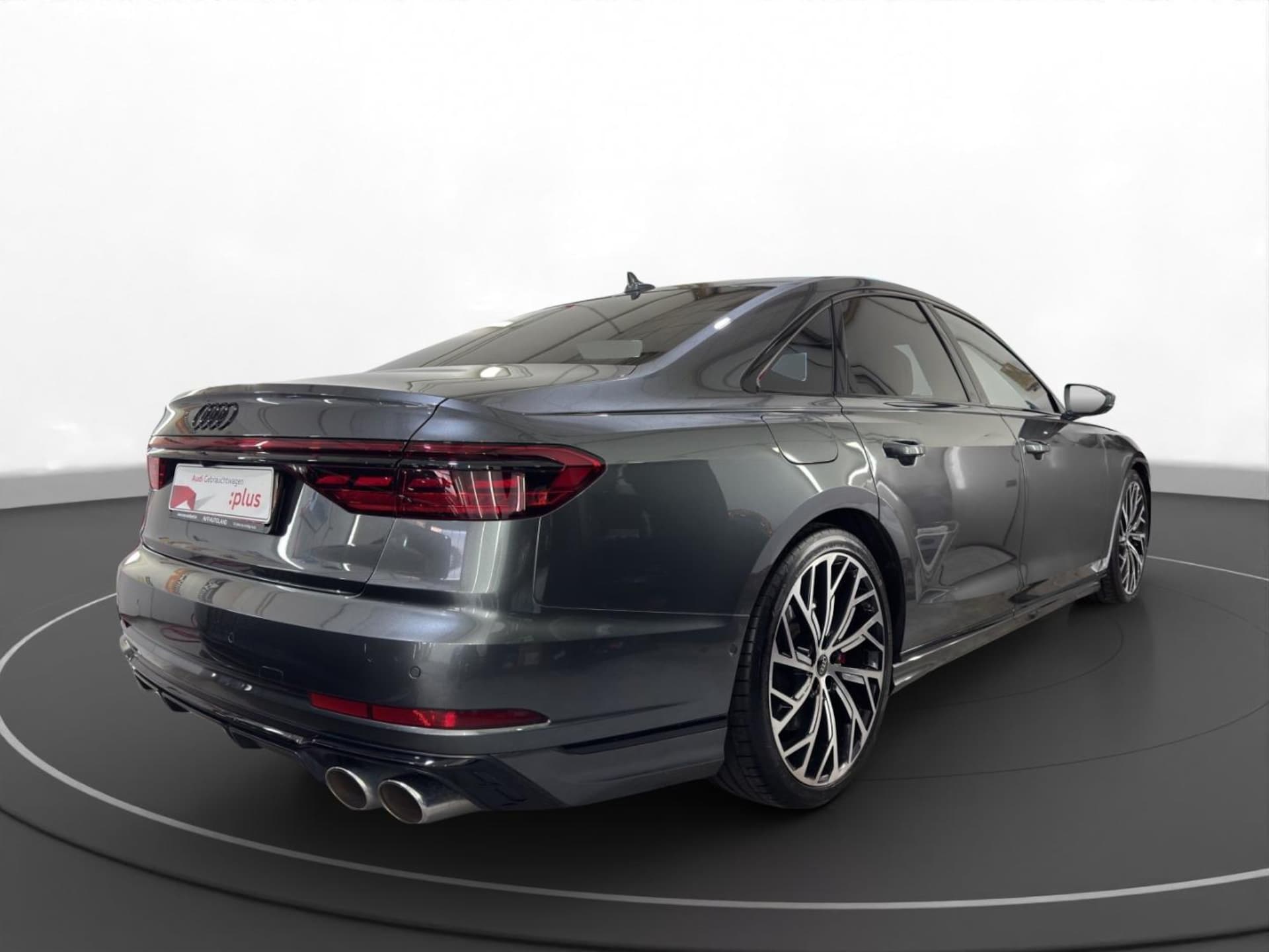 Audi S8