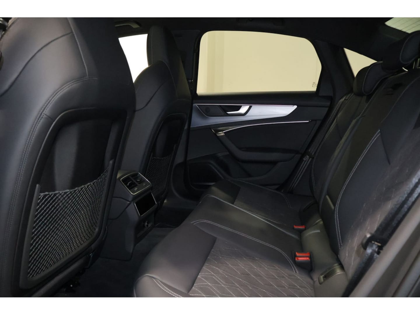 Bild über Audi S6 Limousine TDI quattro tiptronic - für weitere Informationen kontaktieren Sie den Audi Partner
