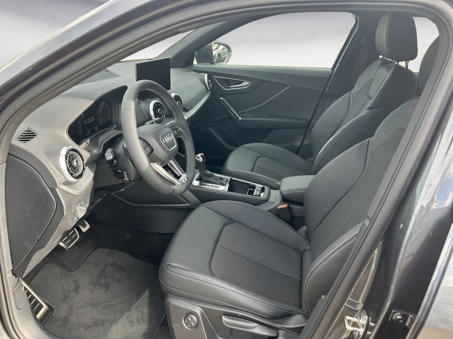 Bild über Audi Q2 S line 40 TFSI quattro S tronic - für weitere Informationen kontaktieren Sie den Audi Partner