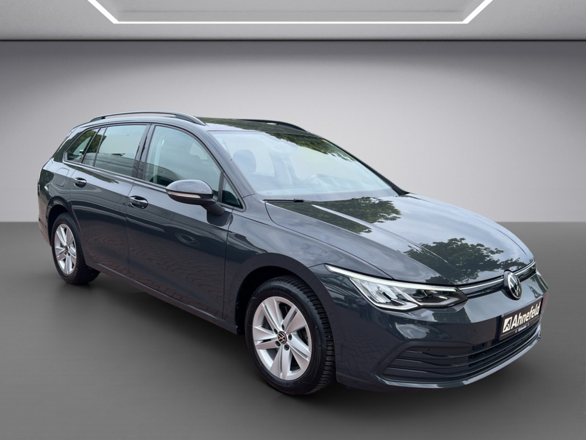 Volkswagen Golf Variant Life