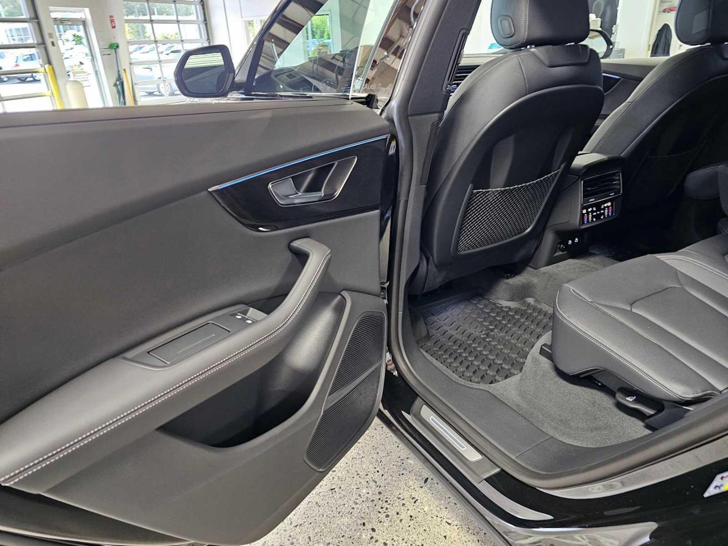 2025 Audi Q8 Premium Plus - Photo 16