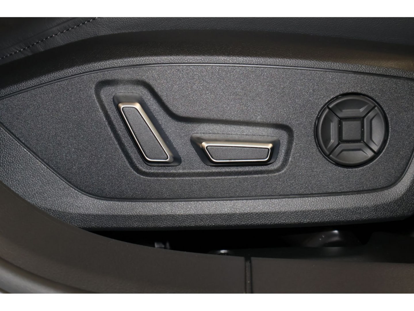 Bild über Audi S6 Limousine TDI quattro tiptronic - für weitere Informationen kontaktieren Sie den Audi Partner