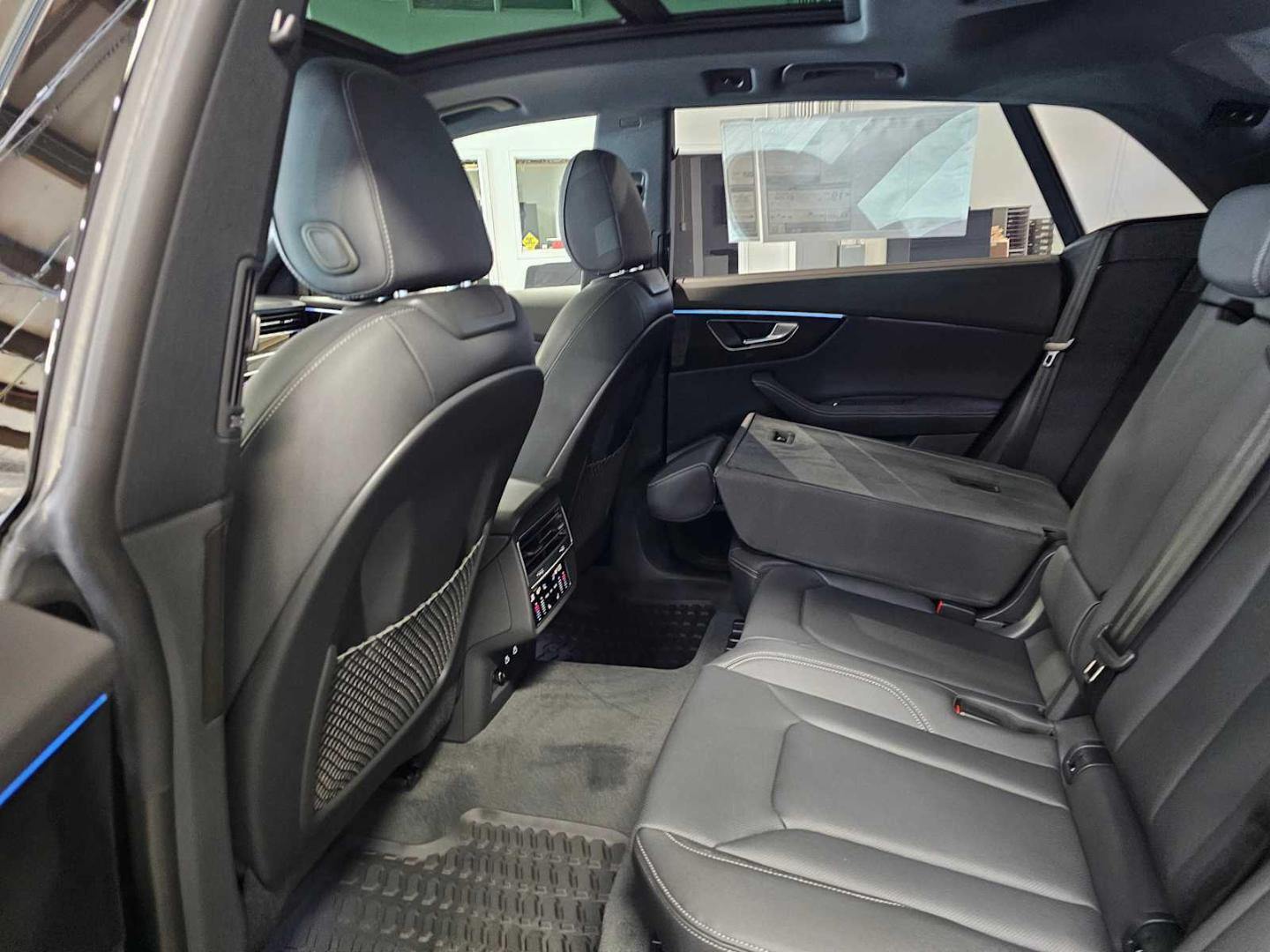 2025 Audi Q8 Premium Plus - Photo 17