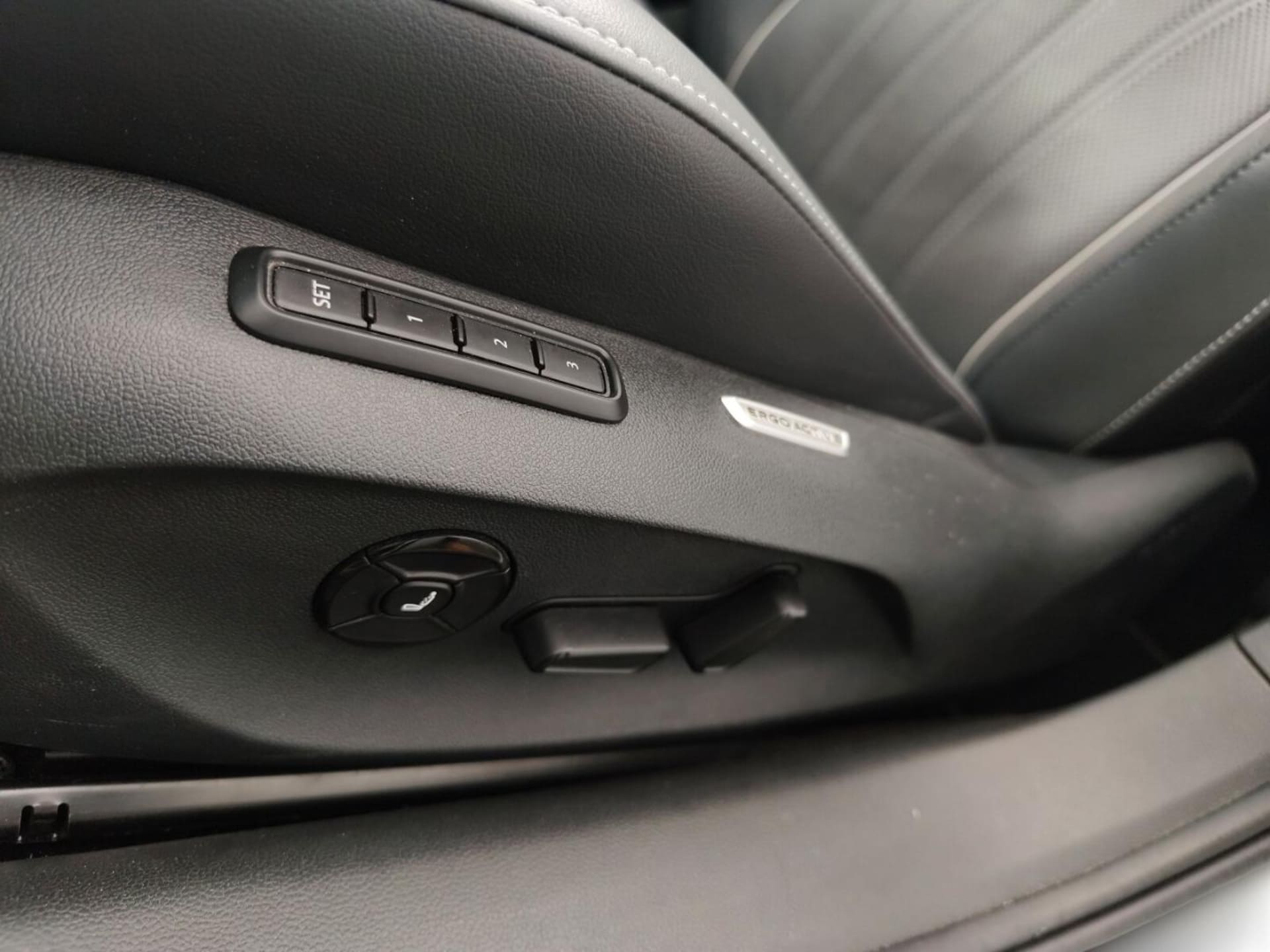 Volkswagen Passat Elegance