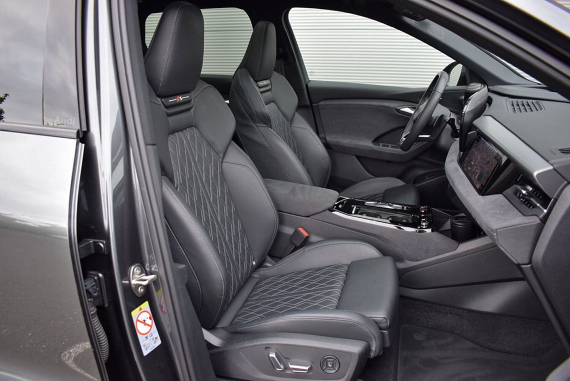 Audi SQ6 SUV e-tron