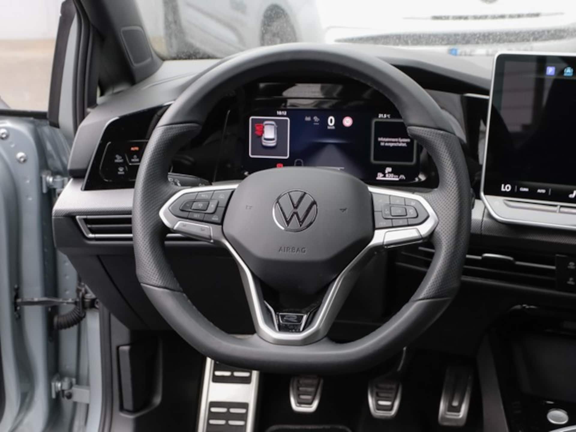 Volkswagen Golf R-Line