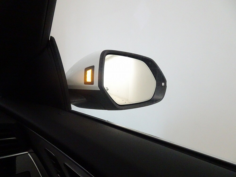 Image about Audi Q8 55 TFSI quattro debut package S line