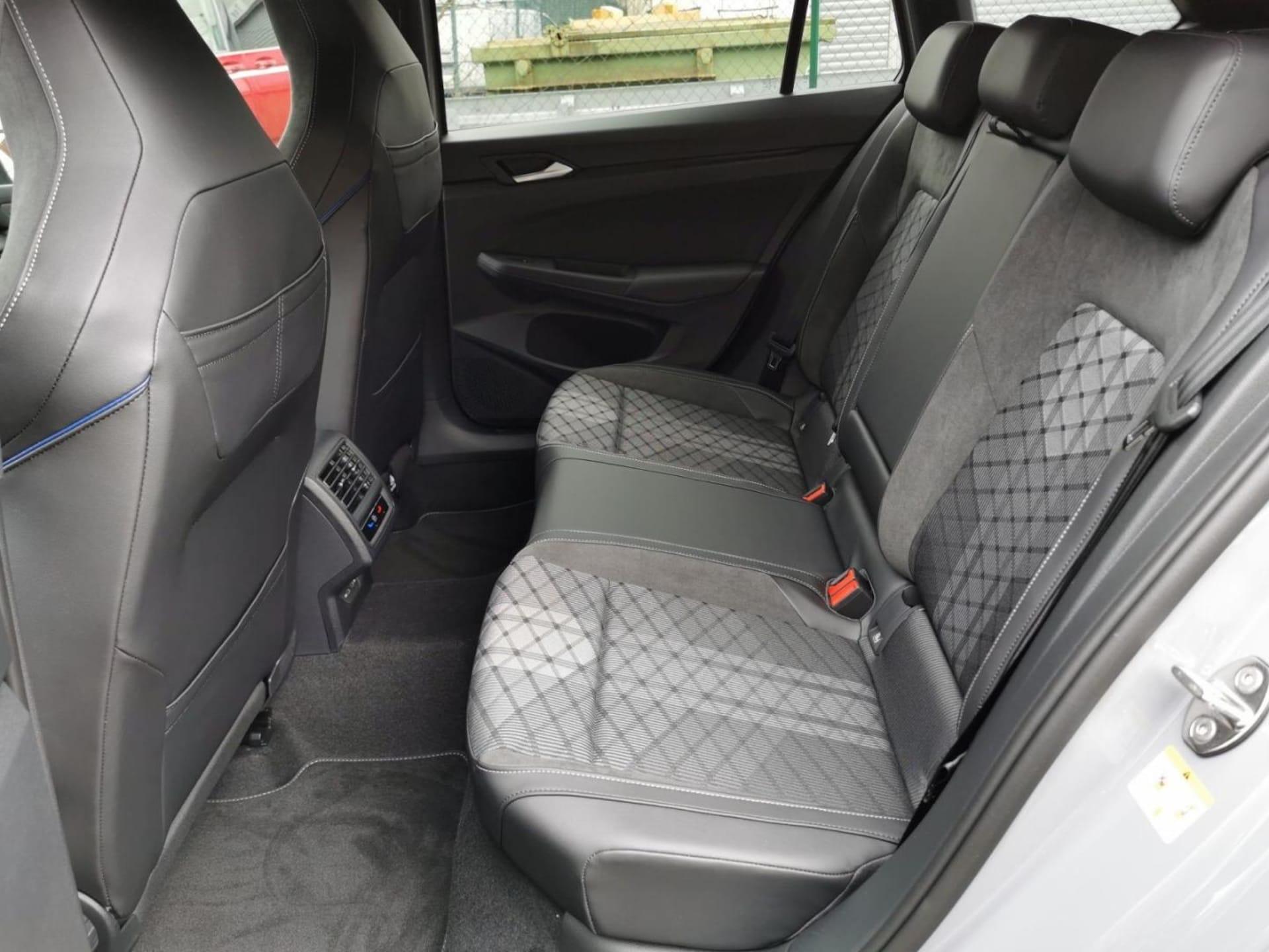 Volkswagen Golf Variant R-Line