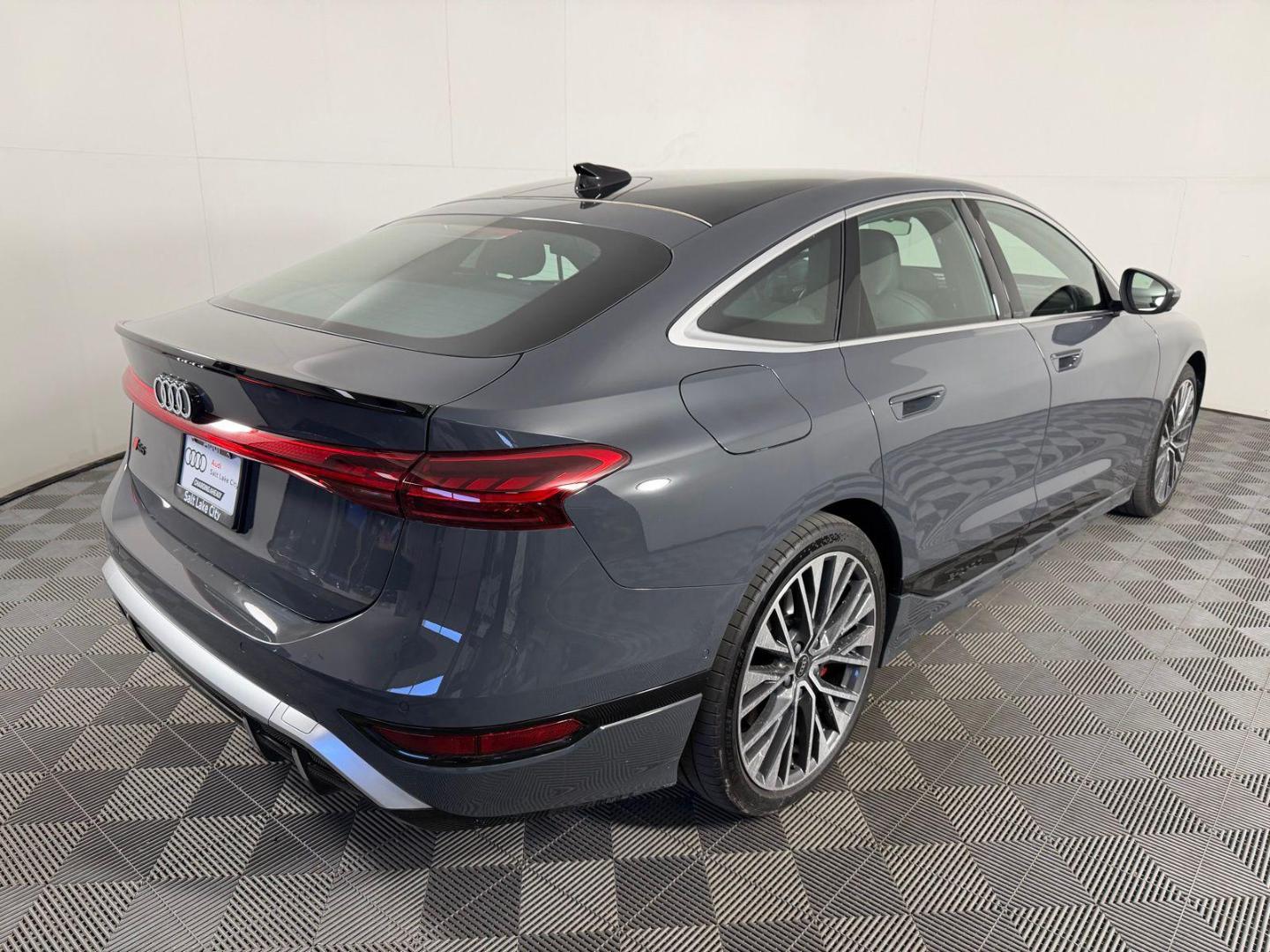 2025 Audi S6 Sportback e-tron Premium Plus - Photo 8