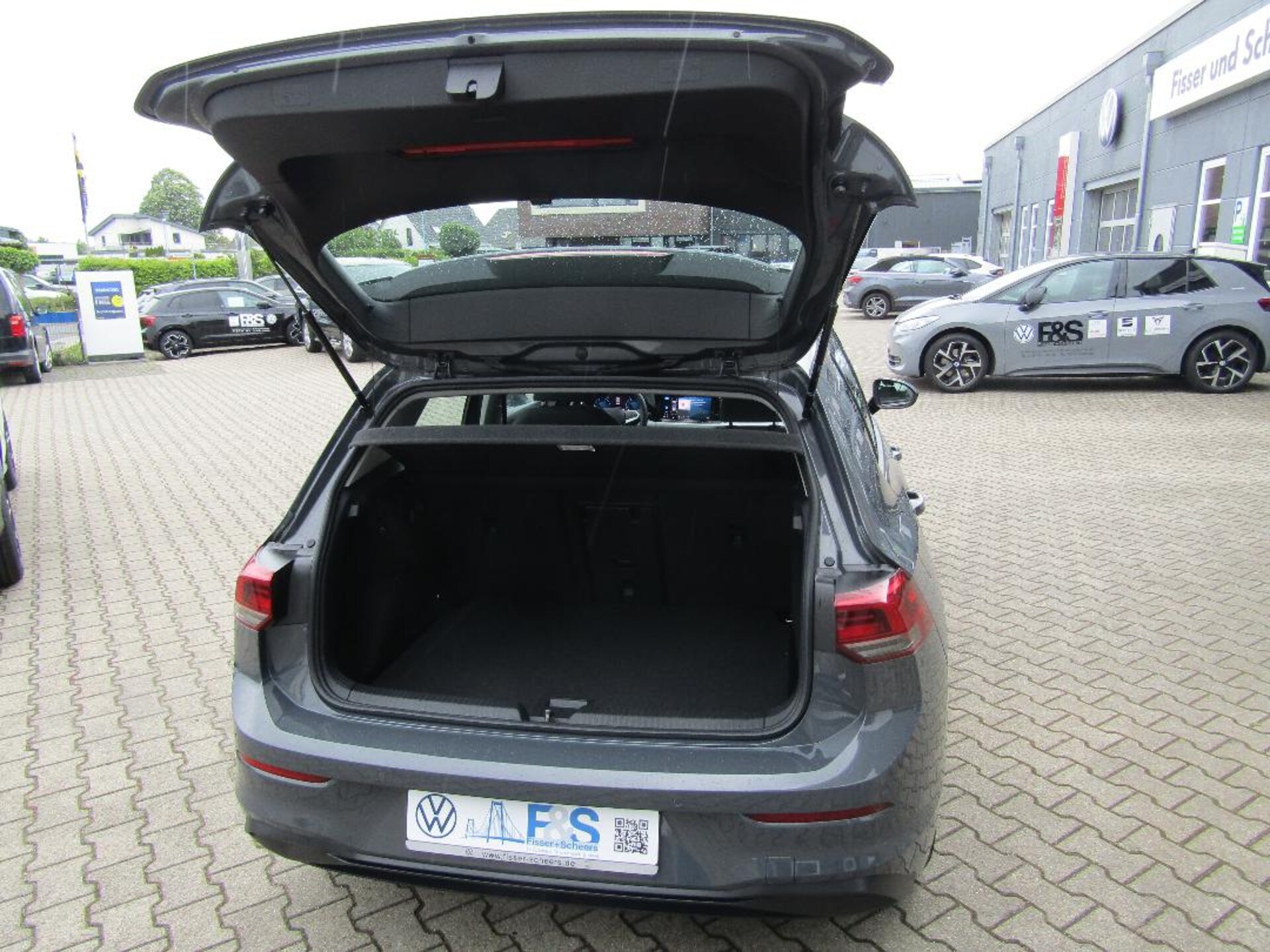 Volkswagen Golf Life