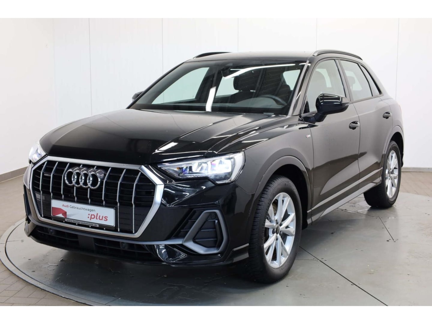 Bild über Audi Q3 TFSI quattro 140 kW S tronic - für weitere Informationen kontaktieren Sie den Audi Partner