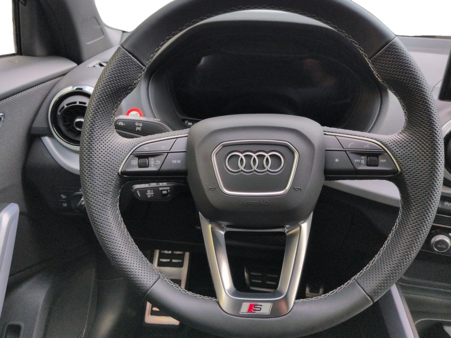 Bild über Audi Q2 advanced 35 TFSI S tronic - für weitere Informationen kontaktieren Sie den Audi Partner