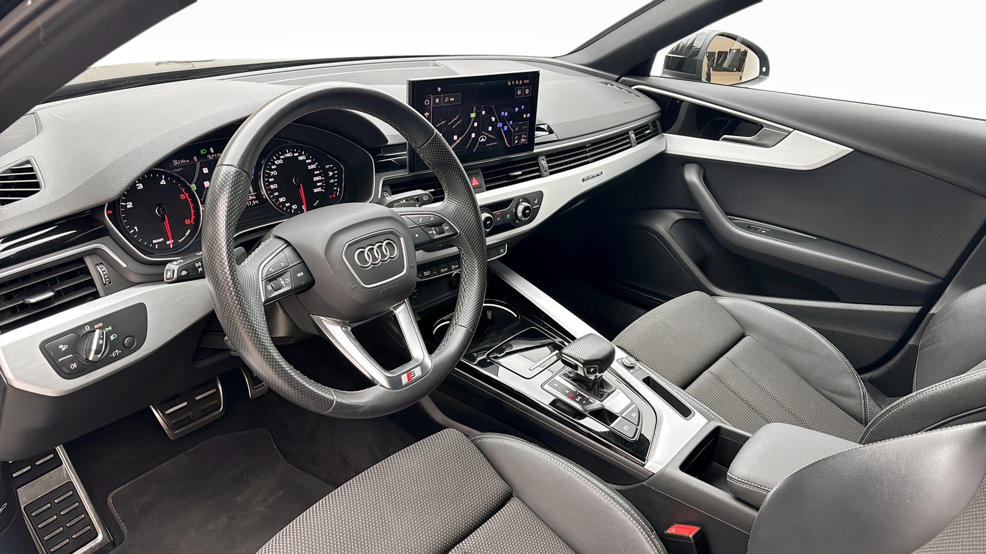 Image about Audi A4 Avant A4 Avant 40 TDI quattro S line 204 hk S tronic