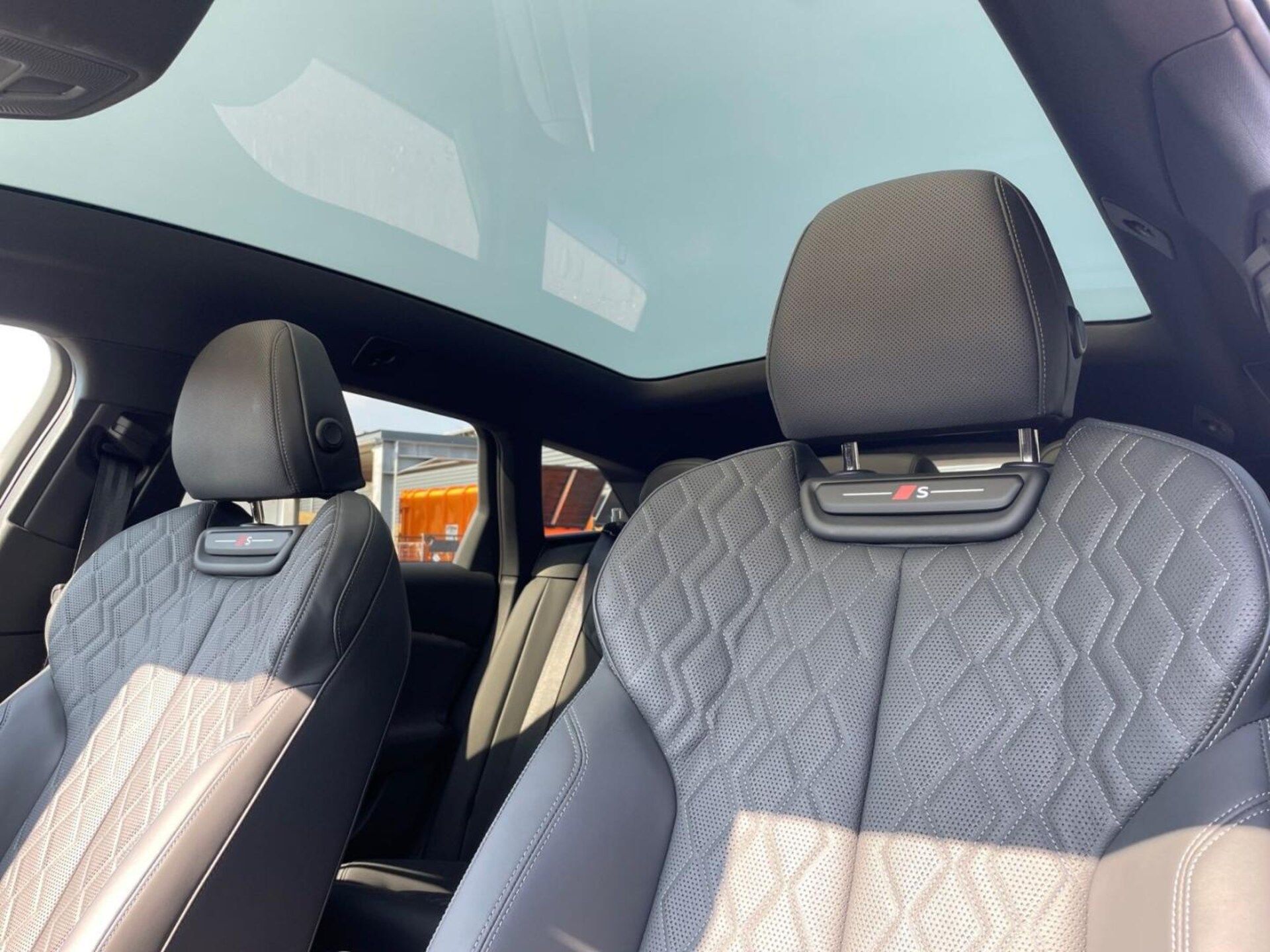 Audi A6 Avant e-tron edition one