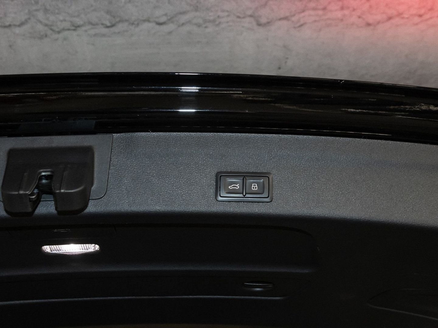 Bild über Audi S6 Avant TDI quattro tiptronic - für weitere Informationen kontaktieren Sie den Audi Partner