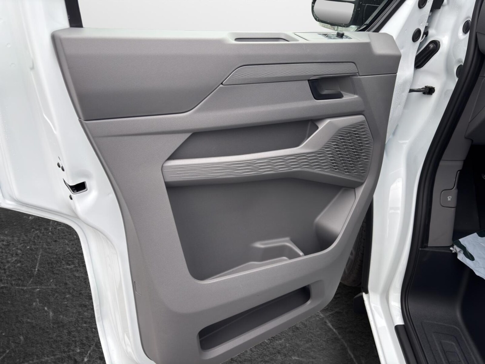 Volkswagen Transporter Kasten kurzer Radstand – Bild 6
