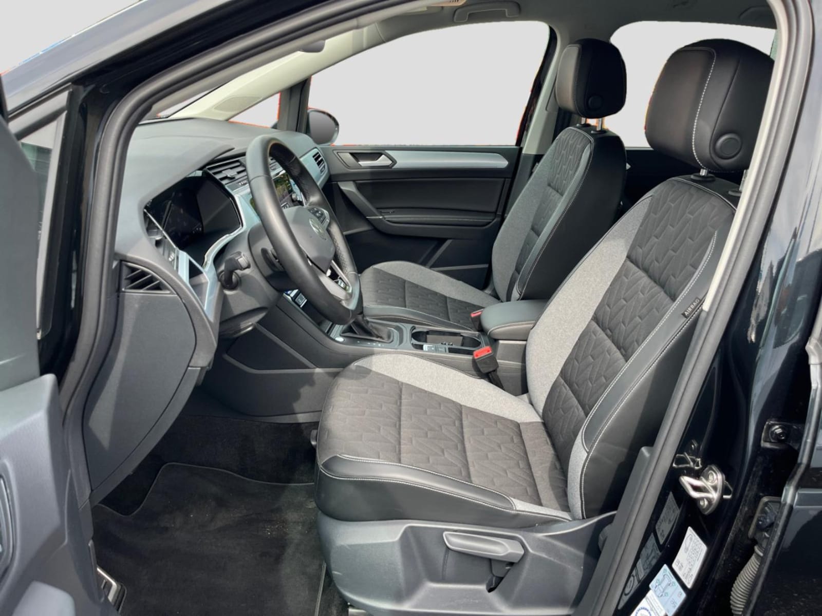 Volkswagen Touran – Bild 8