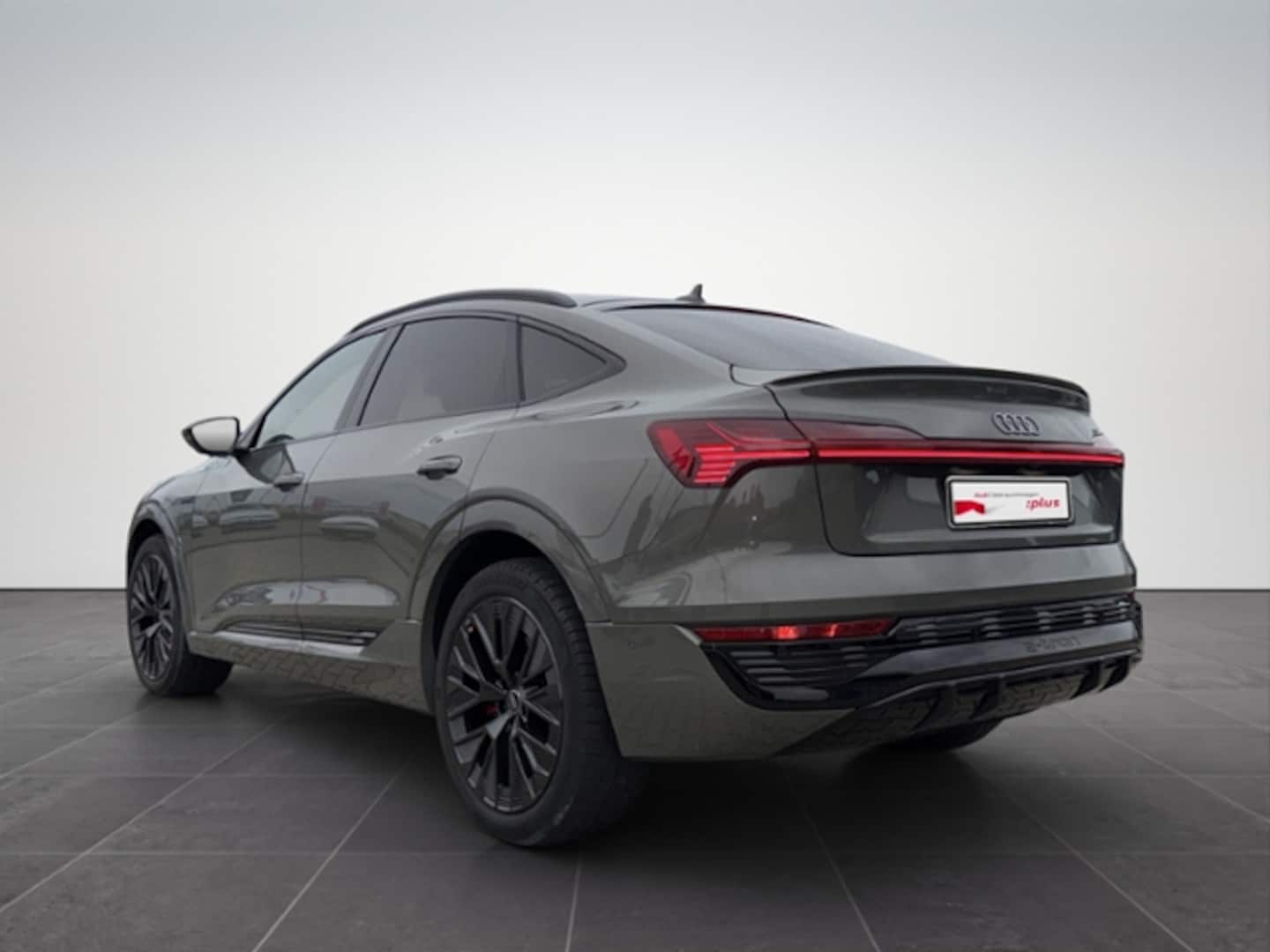 Bild über Audi Q8 Sportback e-tron S line 55 e-tron quattro - für weitere Informationen kontaktieren Sie den Audi Partner