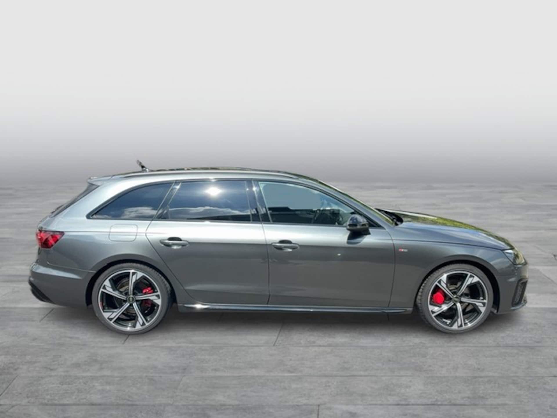 Audi A4 Avant S line