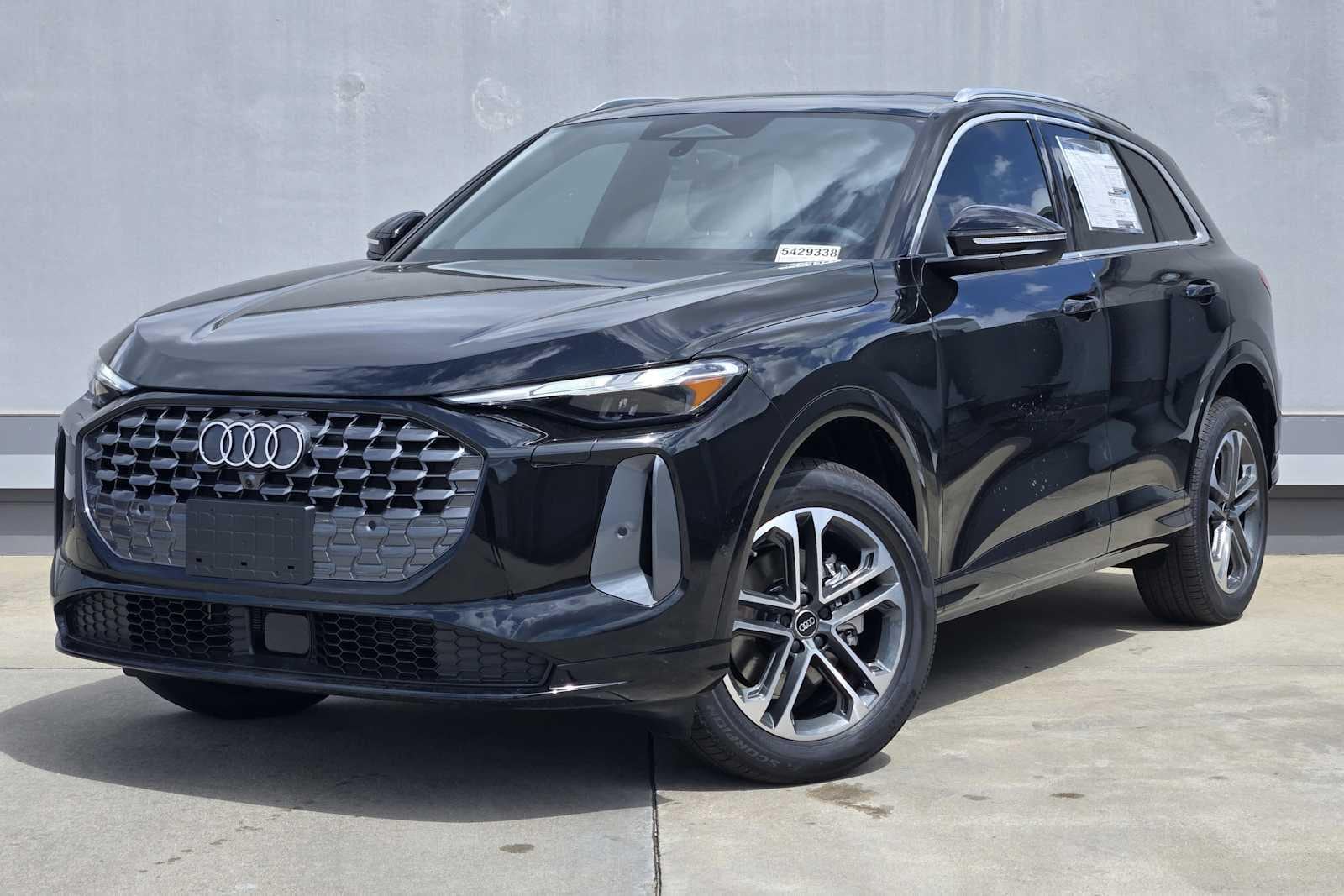 2026 Audi Q5 Premium quattro's photo