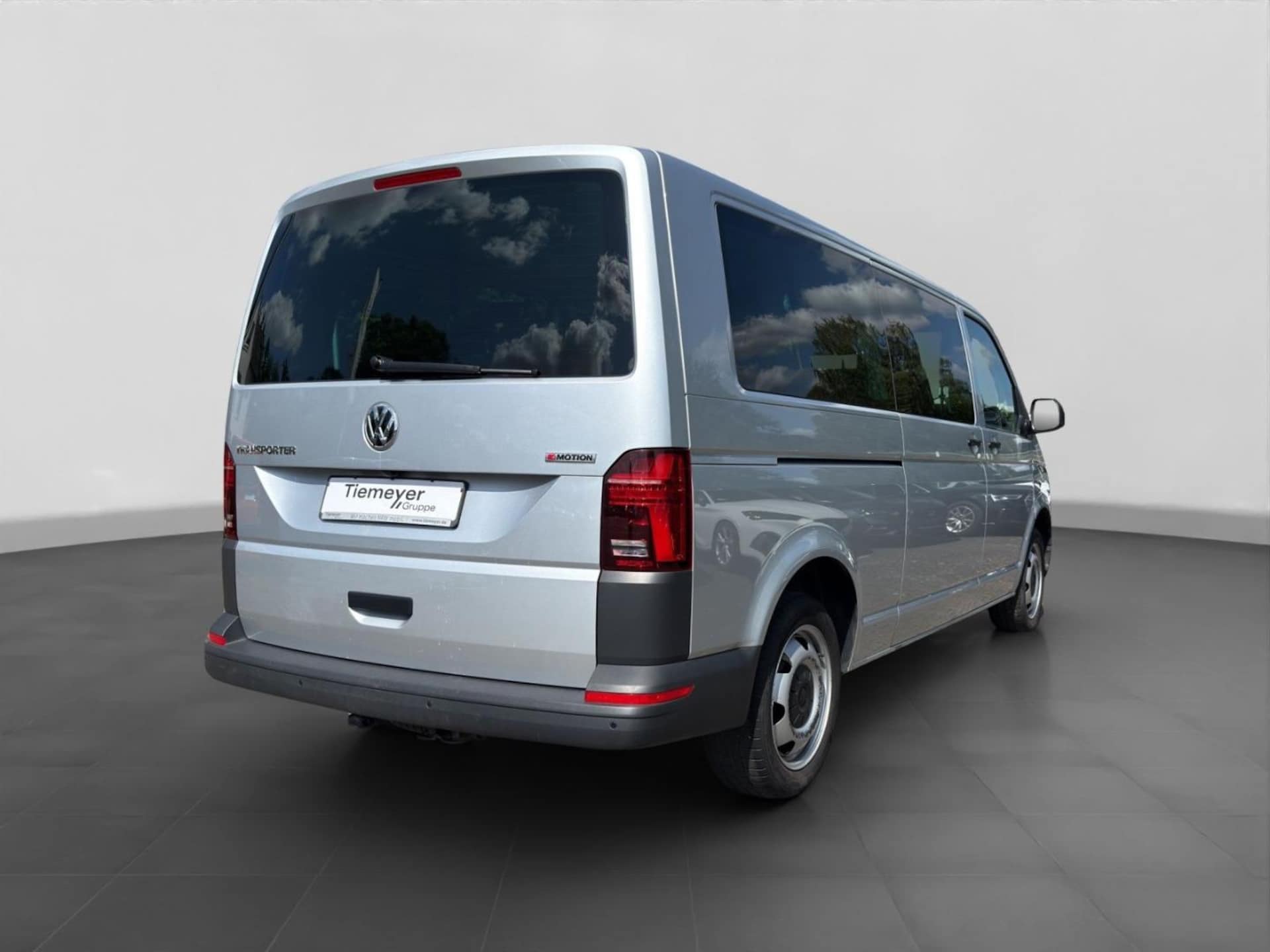 Volkswagen T6.1 Transporter Kombi langer Radstand