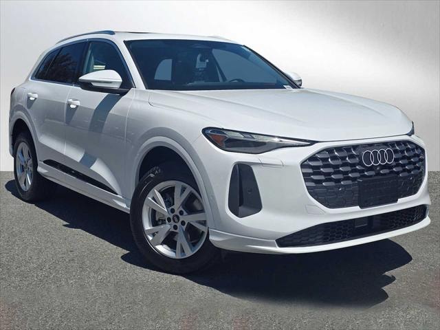 2025 Audi New Q5 Premium's photo