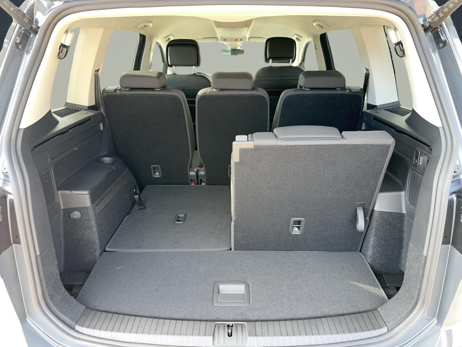 Volkswagen Touran – Bild 12