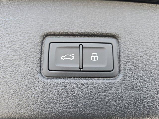 2026 Audi Q7 Premium Plus - Photo 17