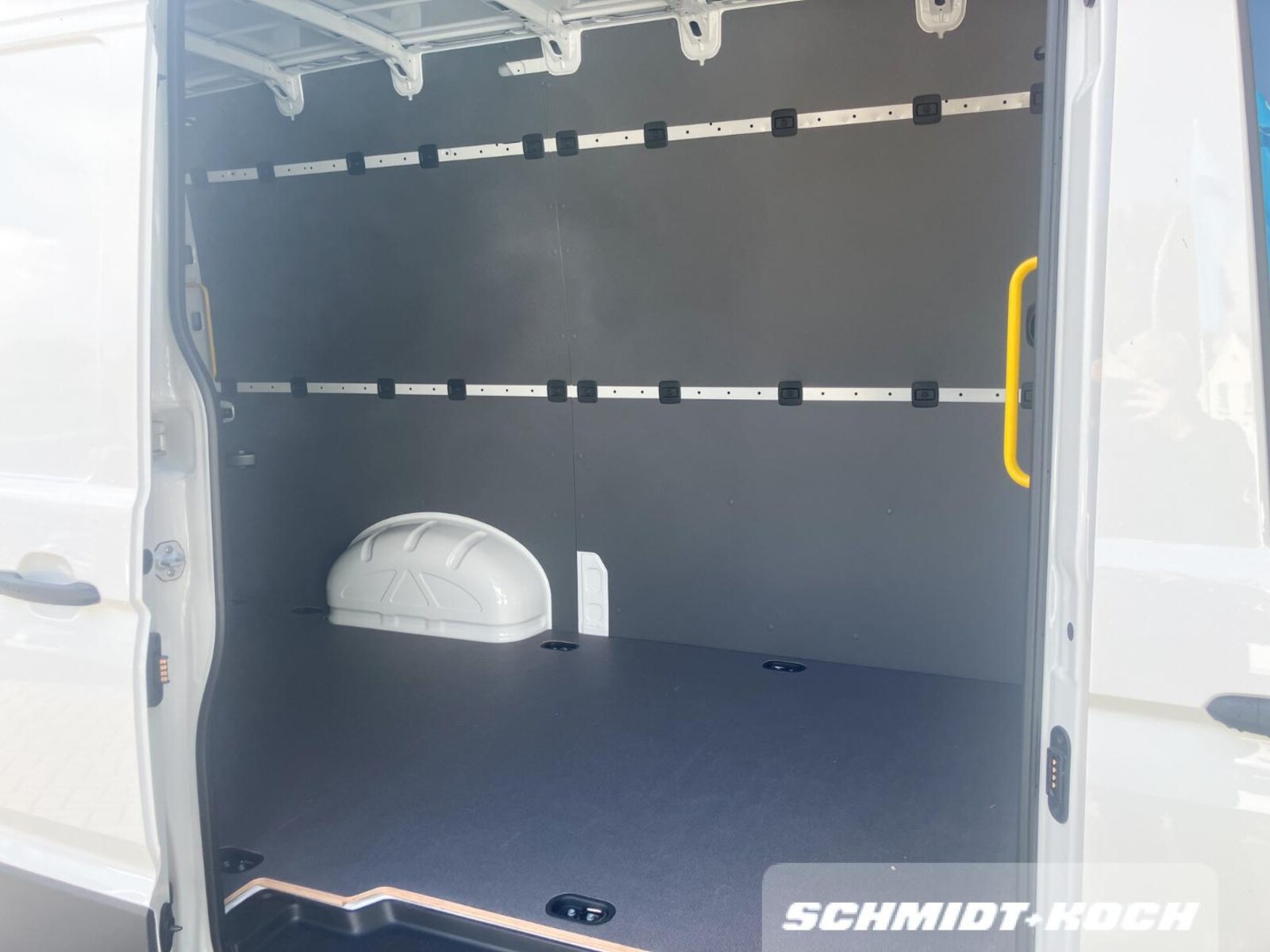 Volkswagen Crafter Kasten mittlerer Radstand – Bild 8