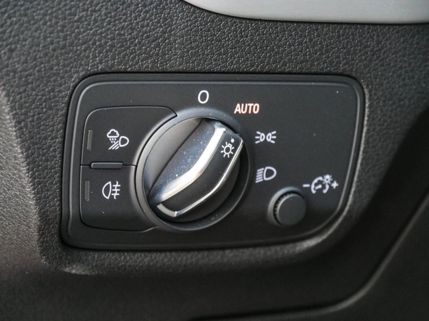 Bild über Audi Q2 S line 35 TFSI S tronic - für weitere Informationen kontaktieren Sie den Audi Partner