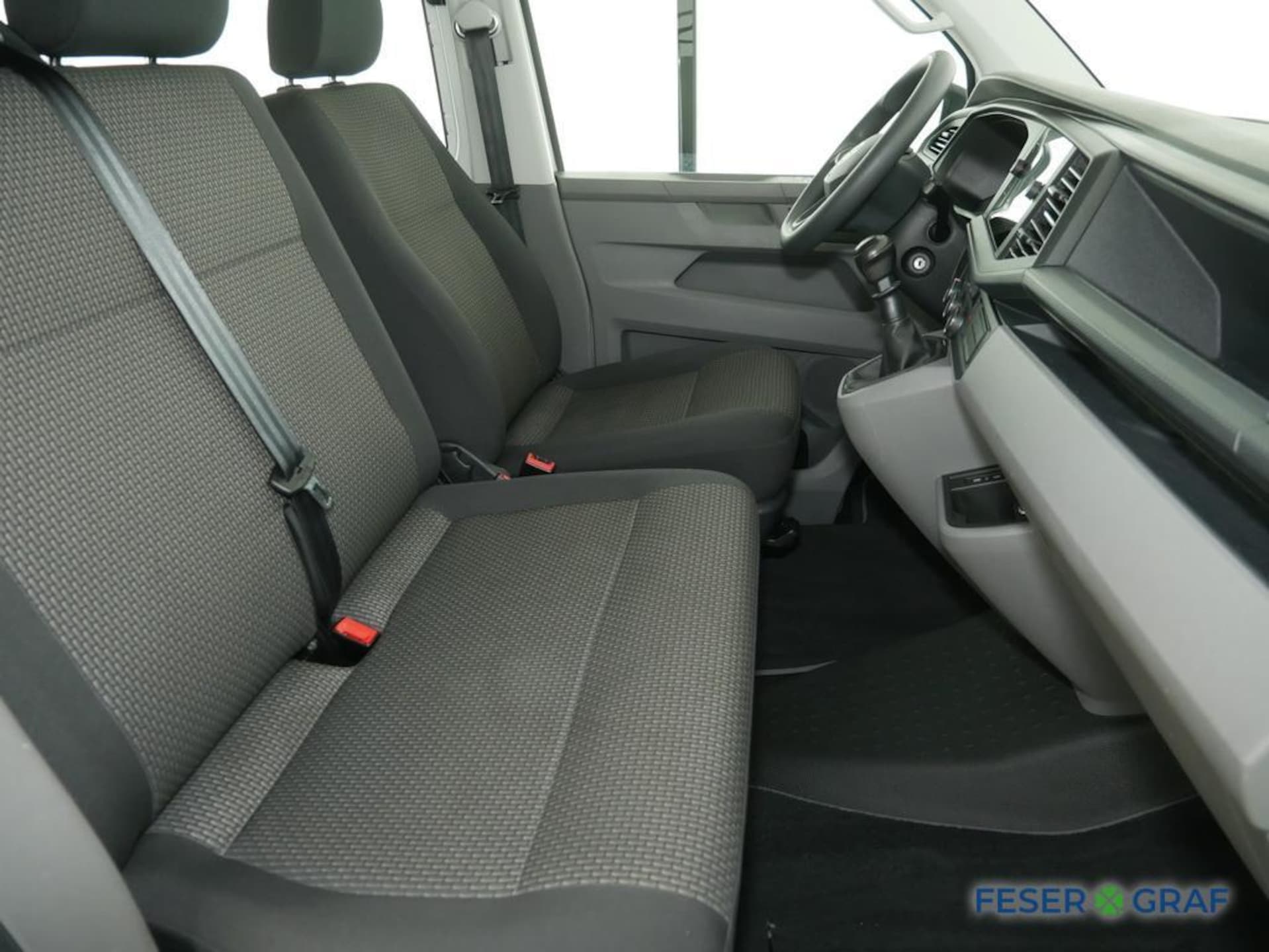 Volkswagen T6.1 Transporter Kombi langer Radstand