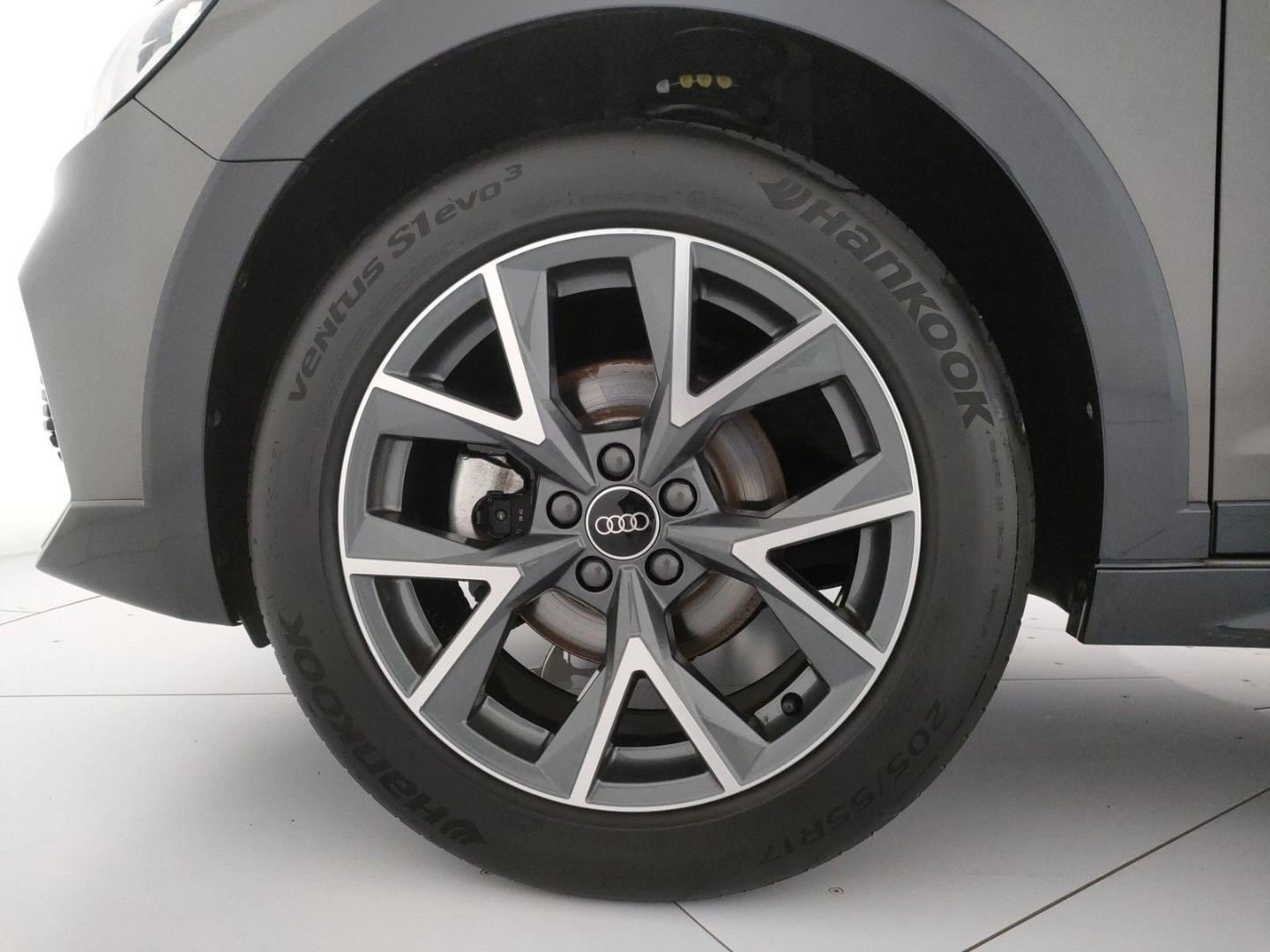 Image about Audi A1 citycarver Admired 30 TFSI 81 kW (110 PS) 6-marce