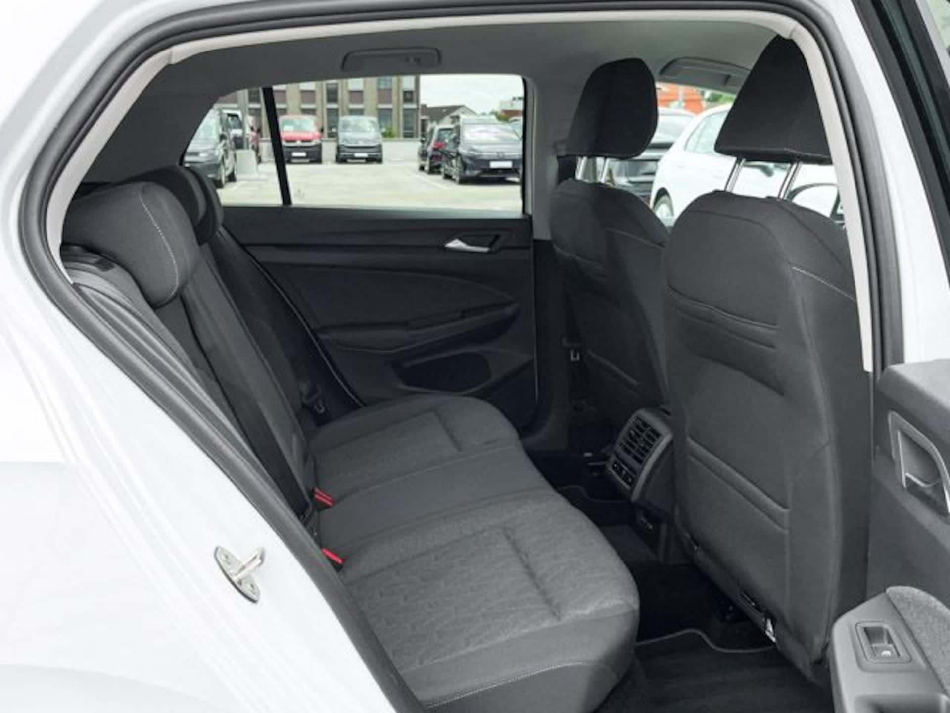 Volkswagen Golf Life