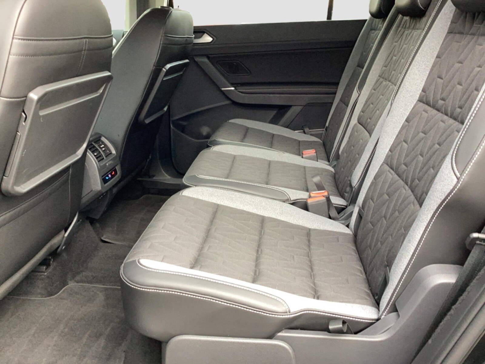 Volkswagen Touran – Bild 12