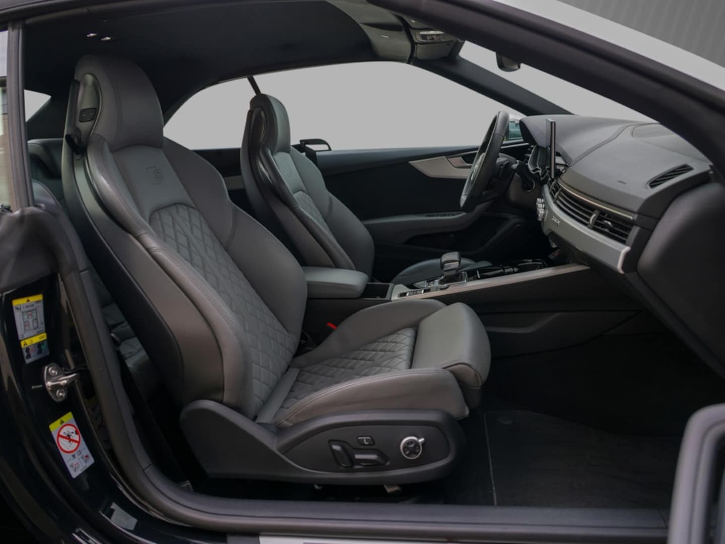 Bild über Audi S5 Cabriolet TFSI quattro tiptronic - für weitere Informationen kontaktieren Sie den Audi Partner