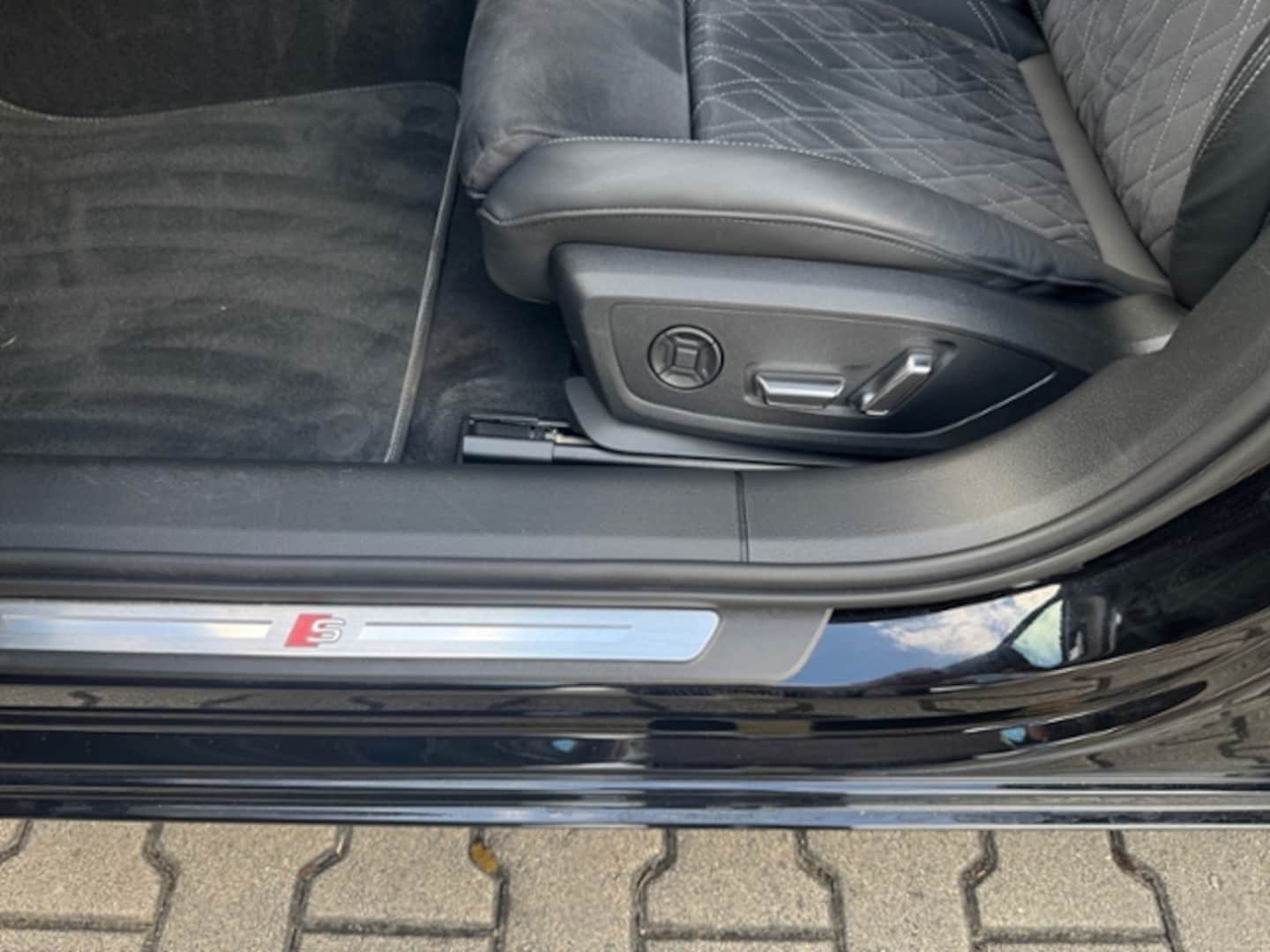 Bild über Audi S6 Avant TDI quattro tiptronic - für weitere Informationen kontaktieren Sie den Audi Partner