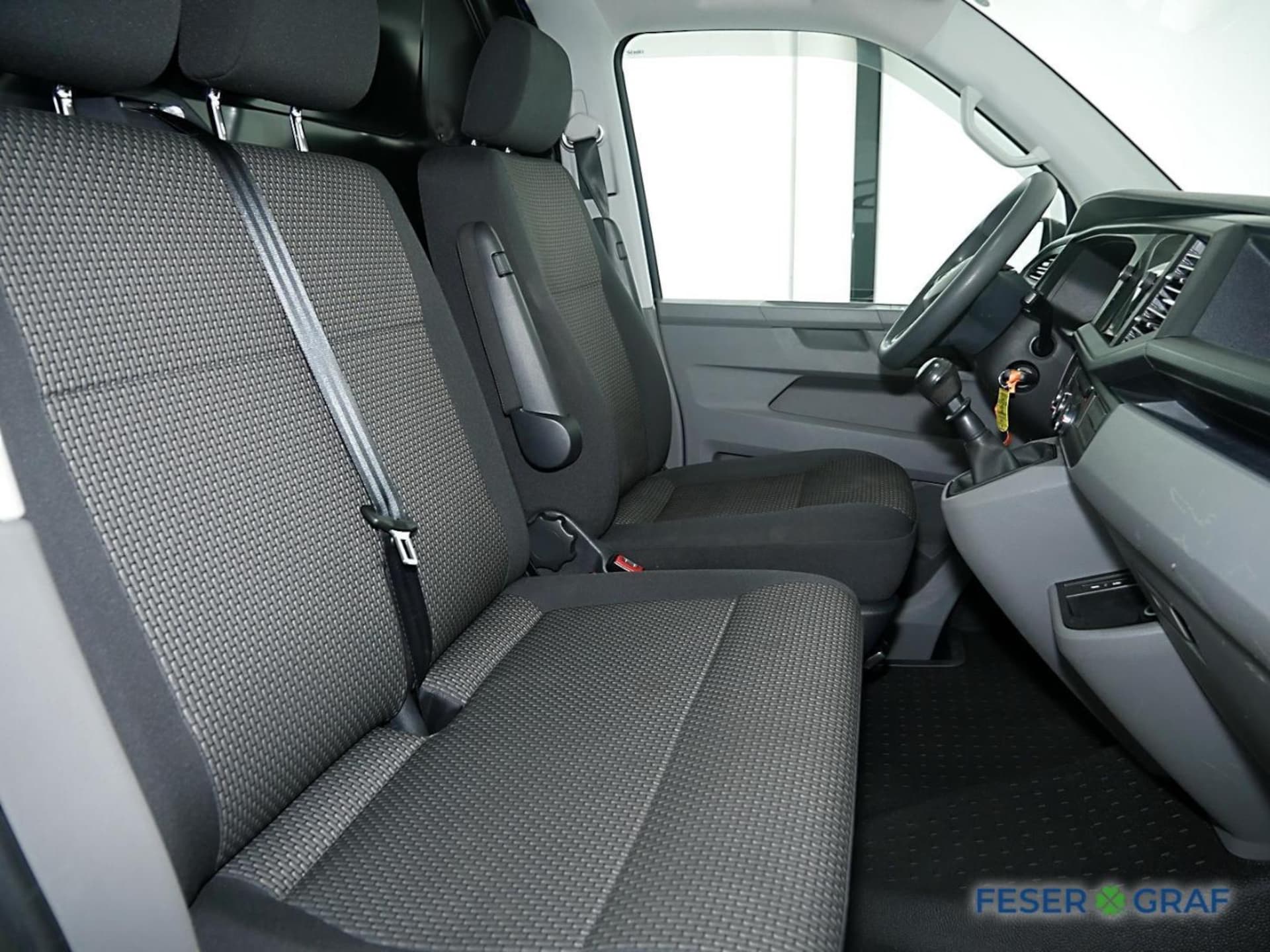 Volkswagen T6.1 Transporter Kasten langer Radstand