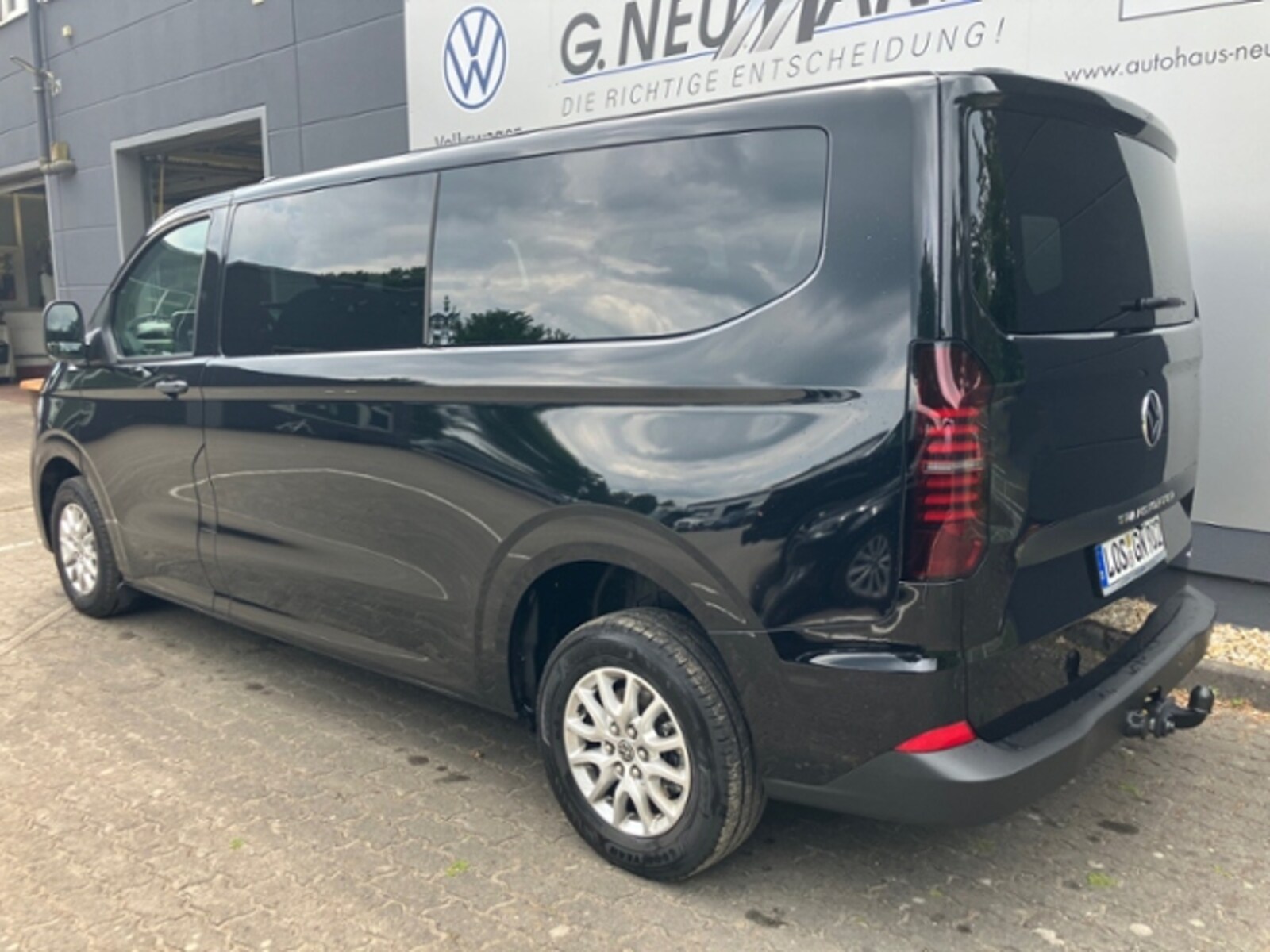 Volkswagen Transporter Kombi langer Radstand – Bild 4