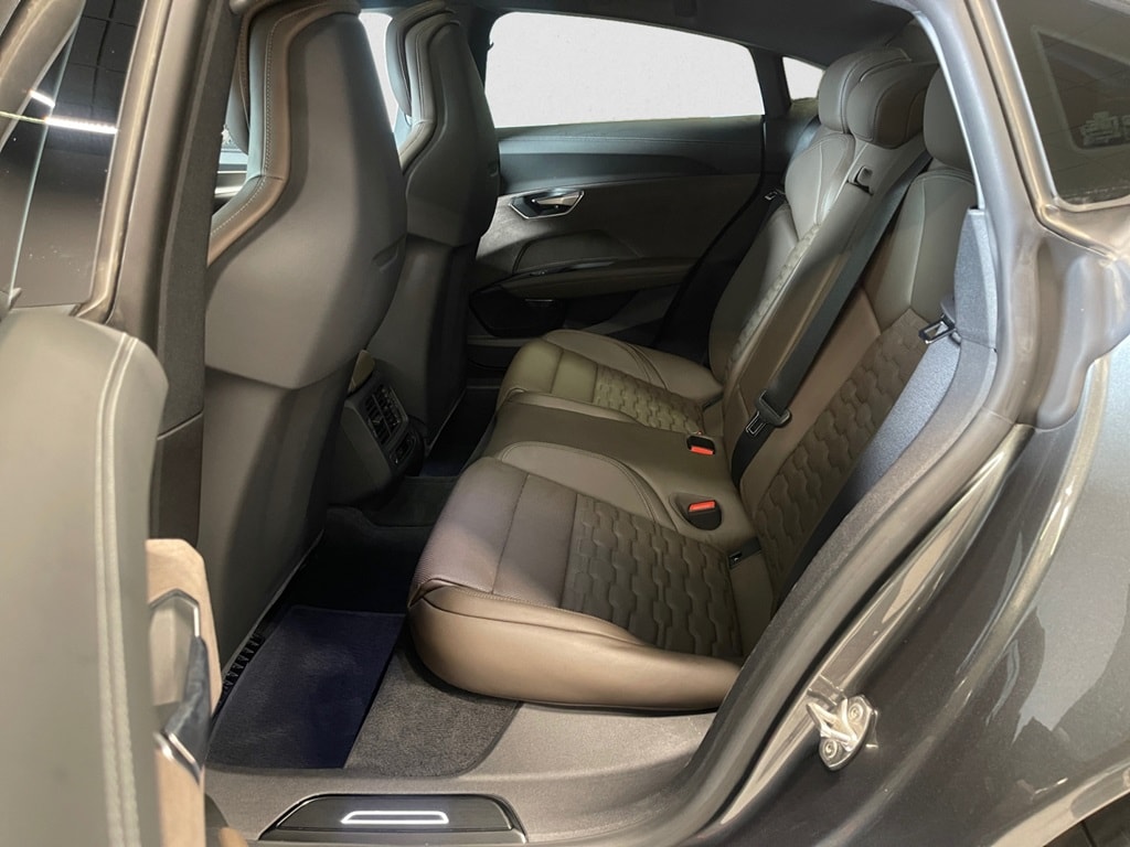 Bild som visar Audi e-tron GT e-tron GT quattro 350,00 kW - för mer information kontakta din Audi Partner