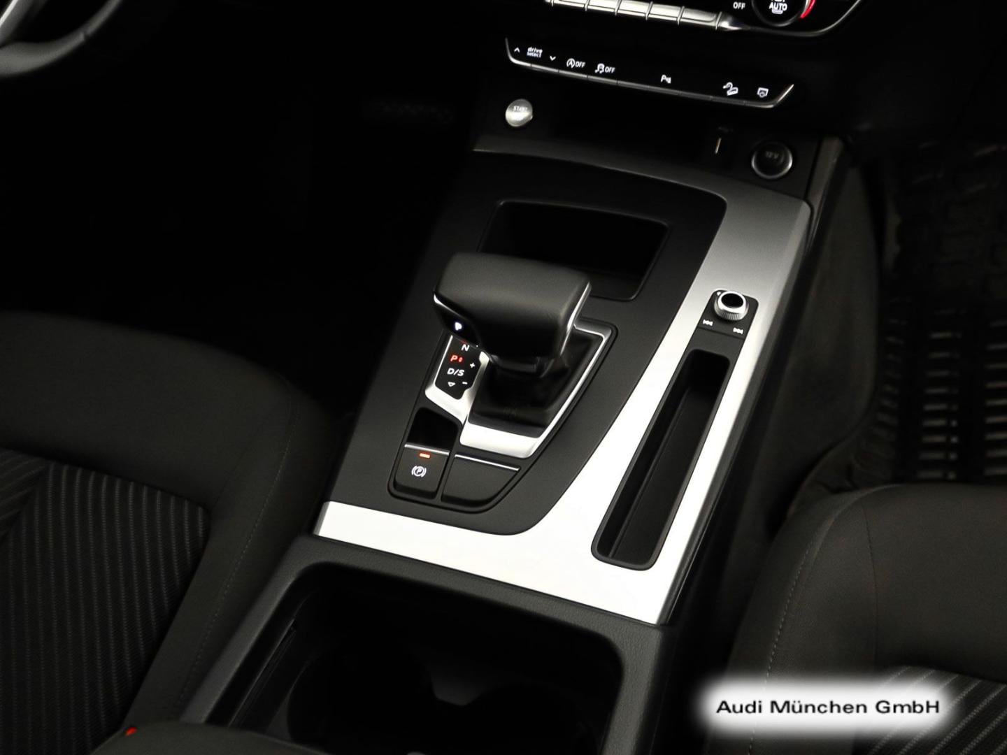 Bild über Audi Q5 40 TFSI quattro S tronic - für weitere Informationen kontaktieren Sie den Audi Partner