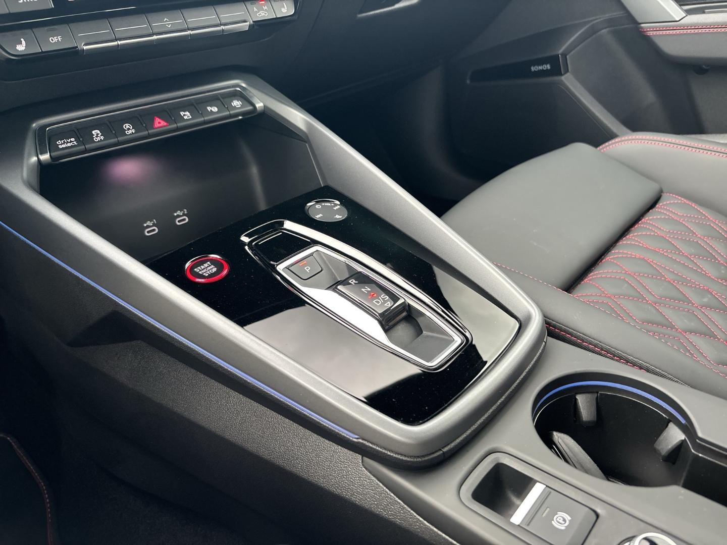 Bild über Audi S3 Sportback TFSI quattro S tronic - für weitere Informationen kontaktieren Sie den Audi Partner