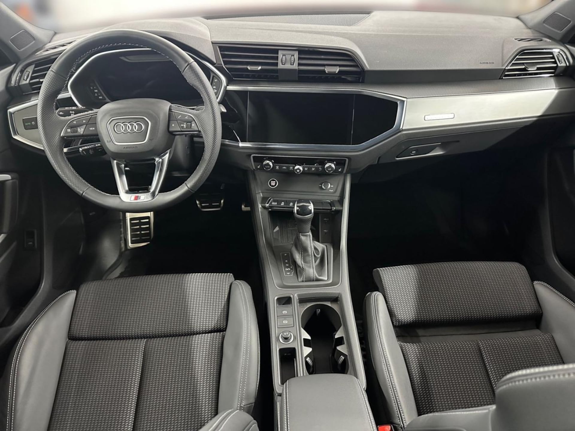 Audi Q3 Sportback S line