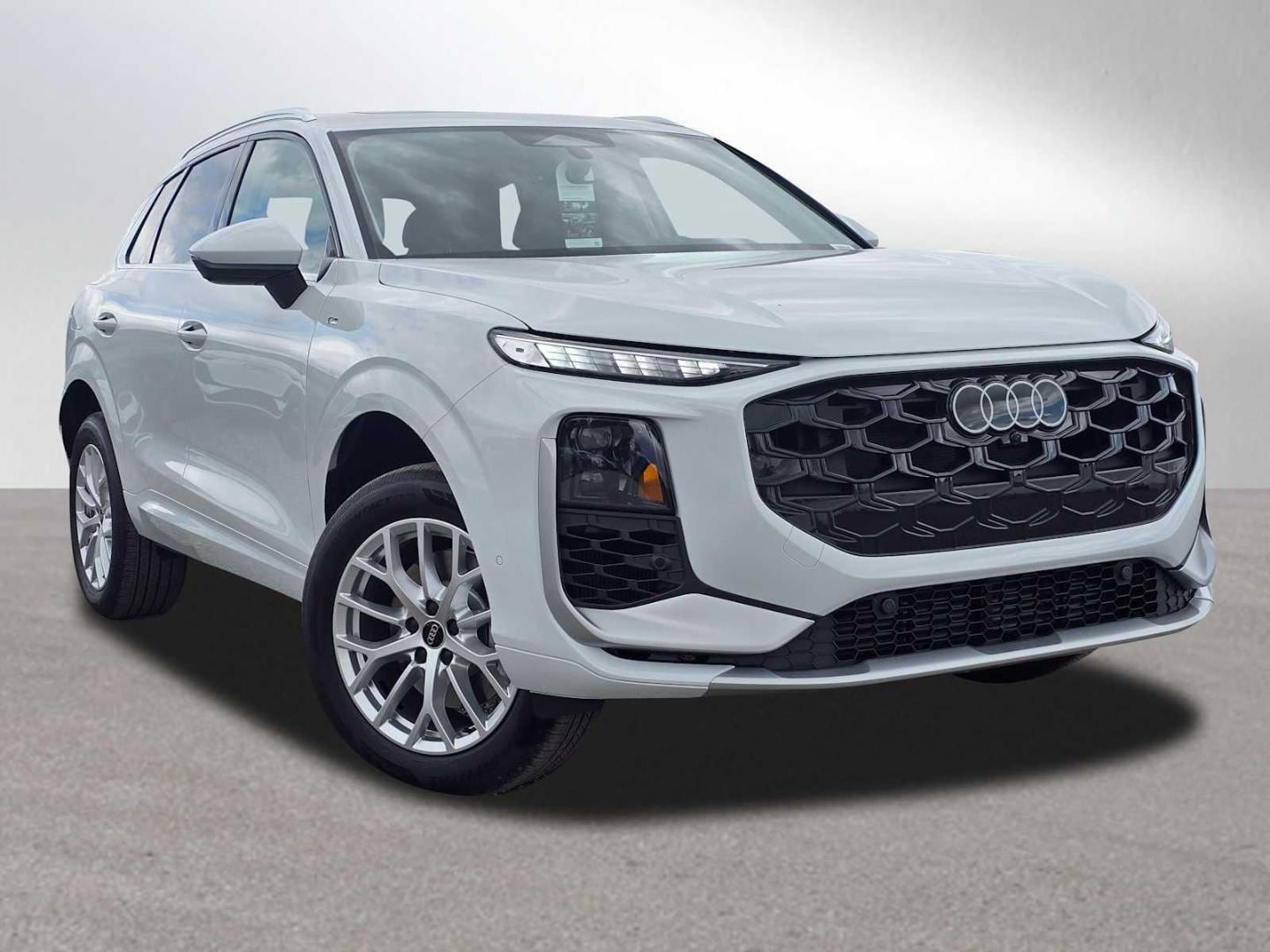 2026 Audi Q3 S line quattro's photo