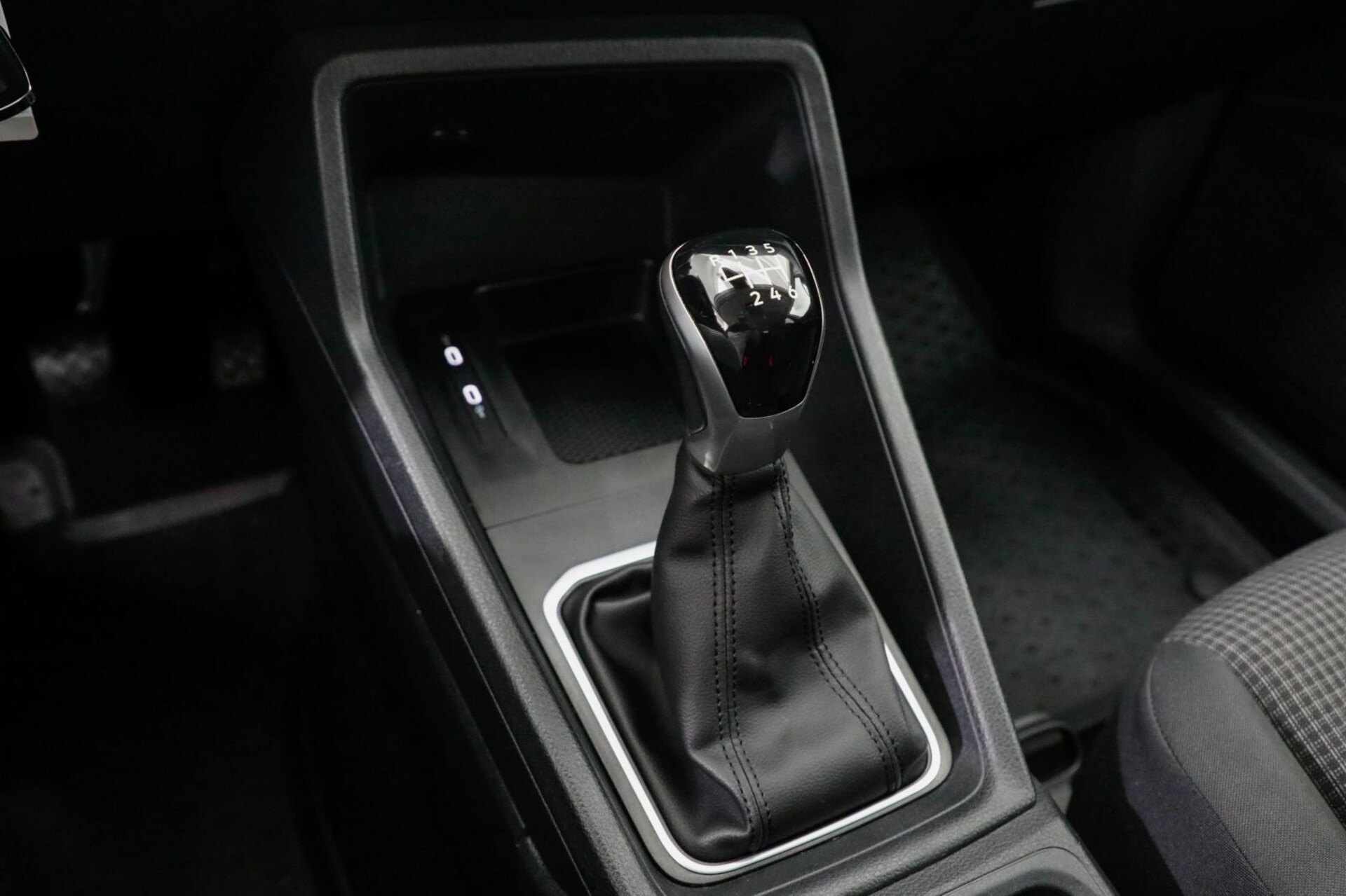 Volkswagen Caddy Basis-Modell
