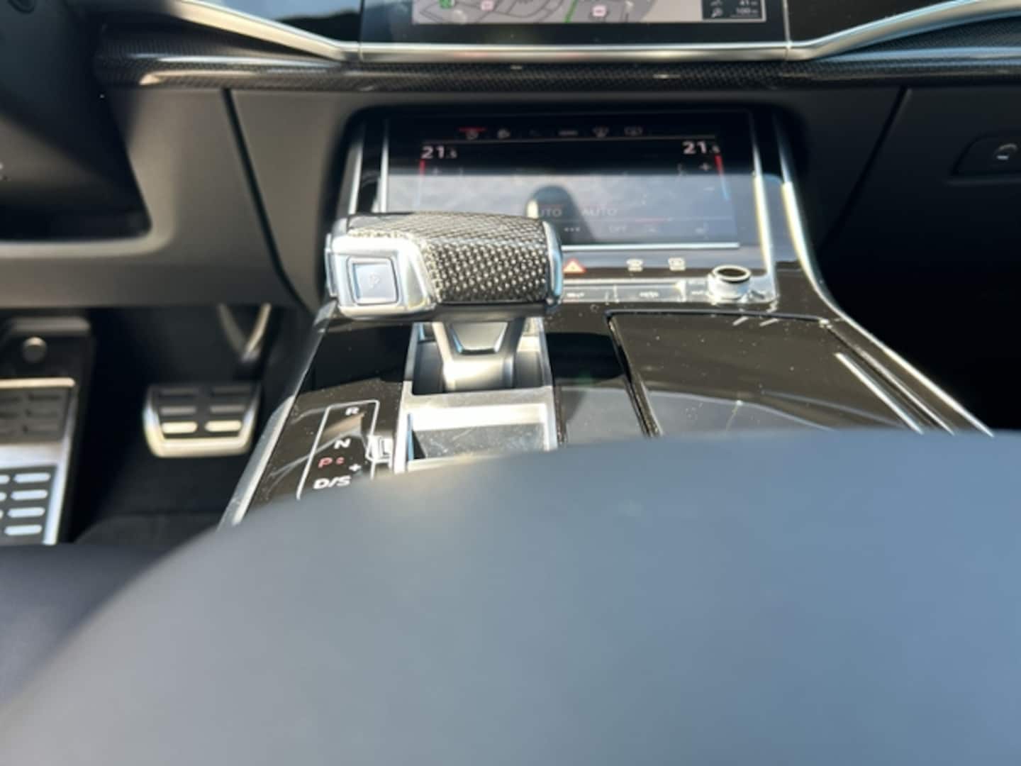 Bild über Audi SQ8 competition plus TFSI quattro tiptronic - für weitere Informationen kontaktieren Sie den Audi Partner