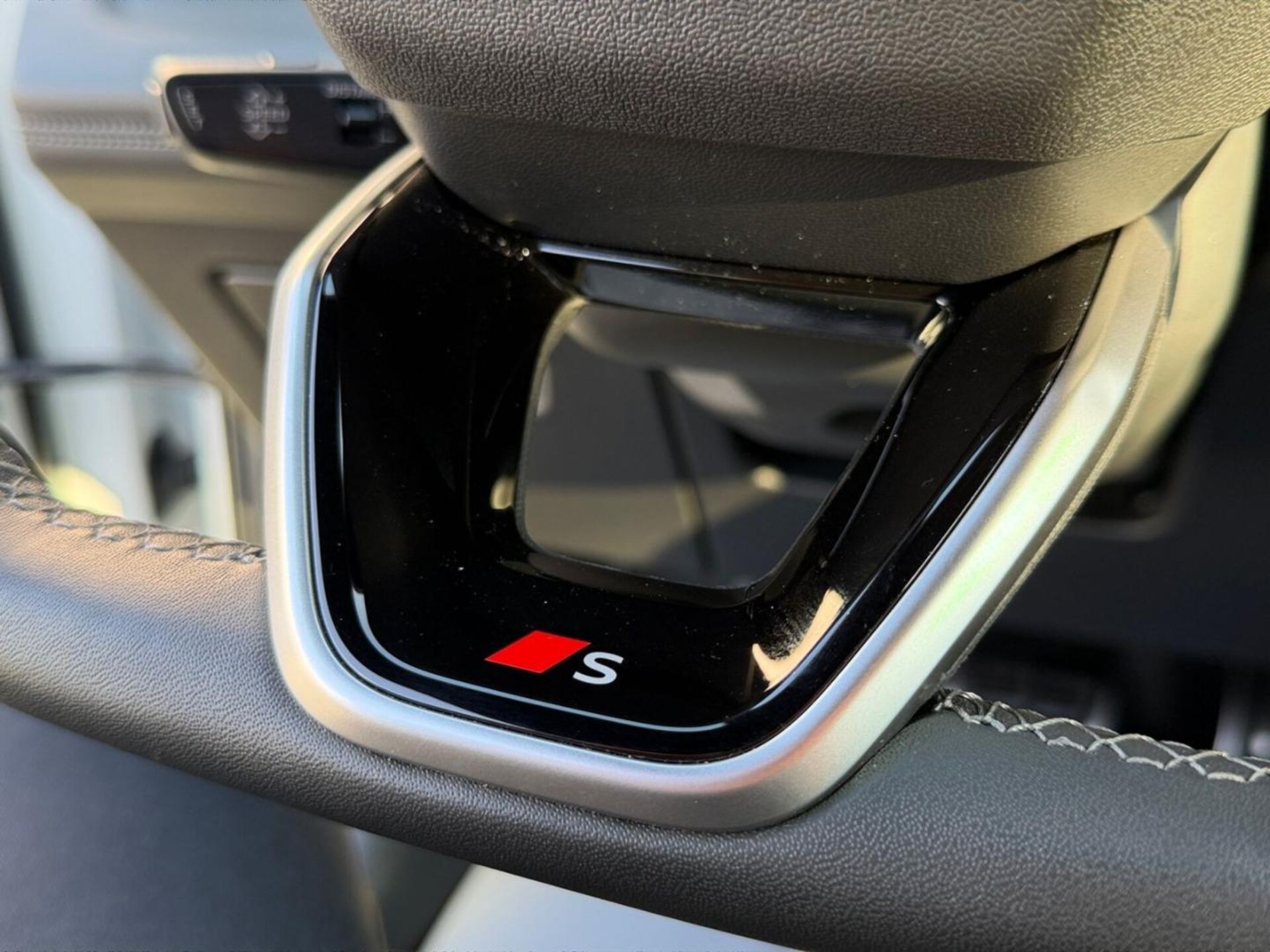 Audi SQ6 SUV e-tron